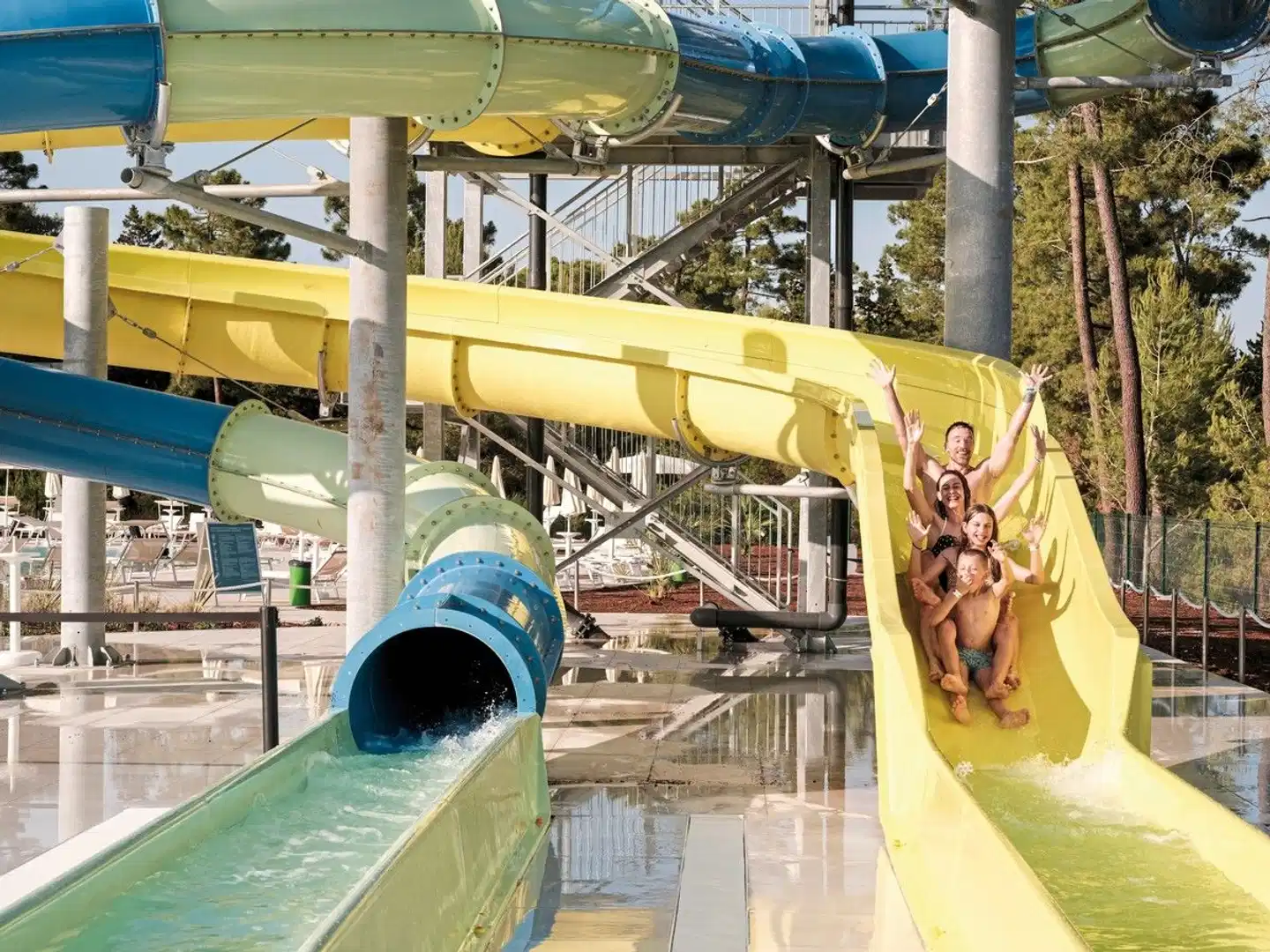 Zaton Holiday Resort Bar