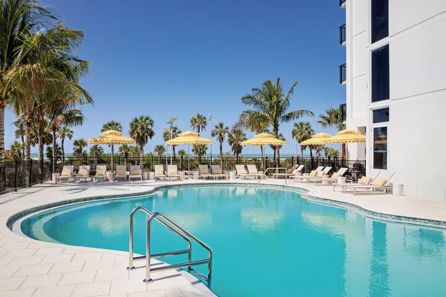 Cirque St. Armands Beachside Pool