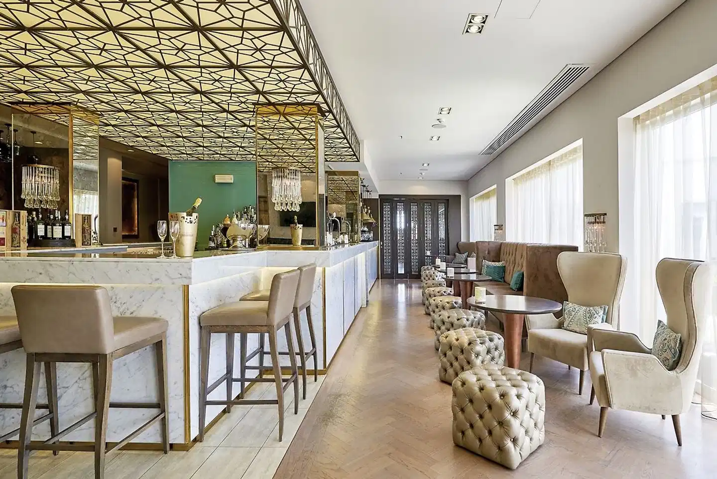 Dona Filipa Hotel Bar