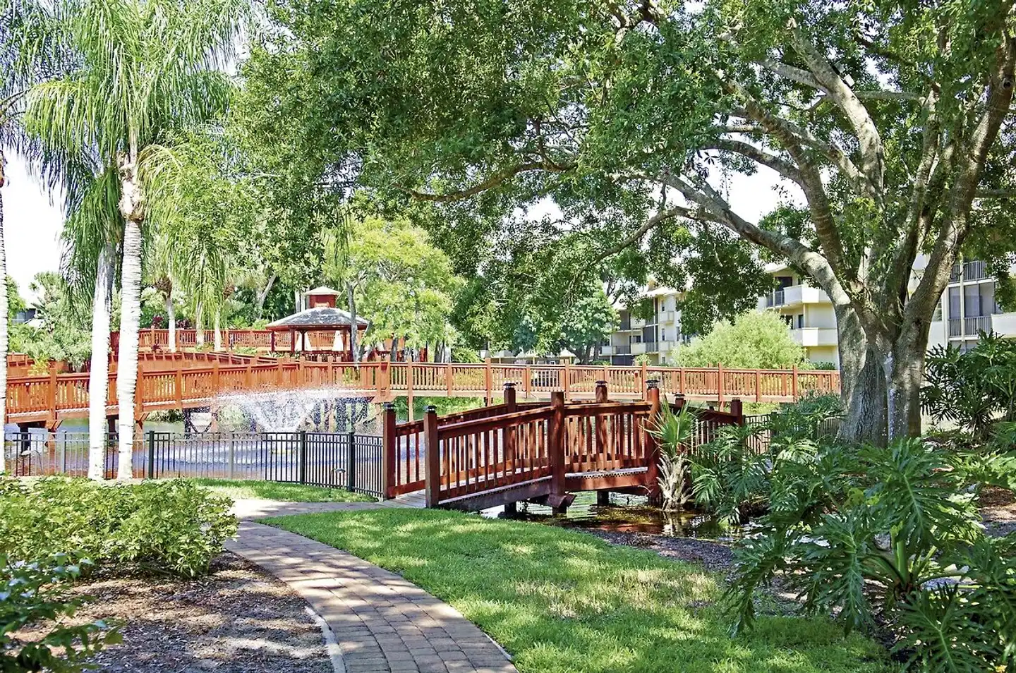 Park Shore Resort Garten