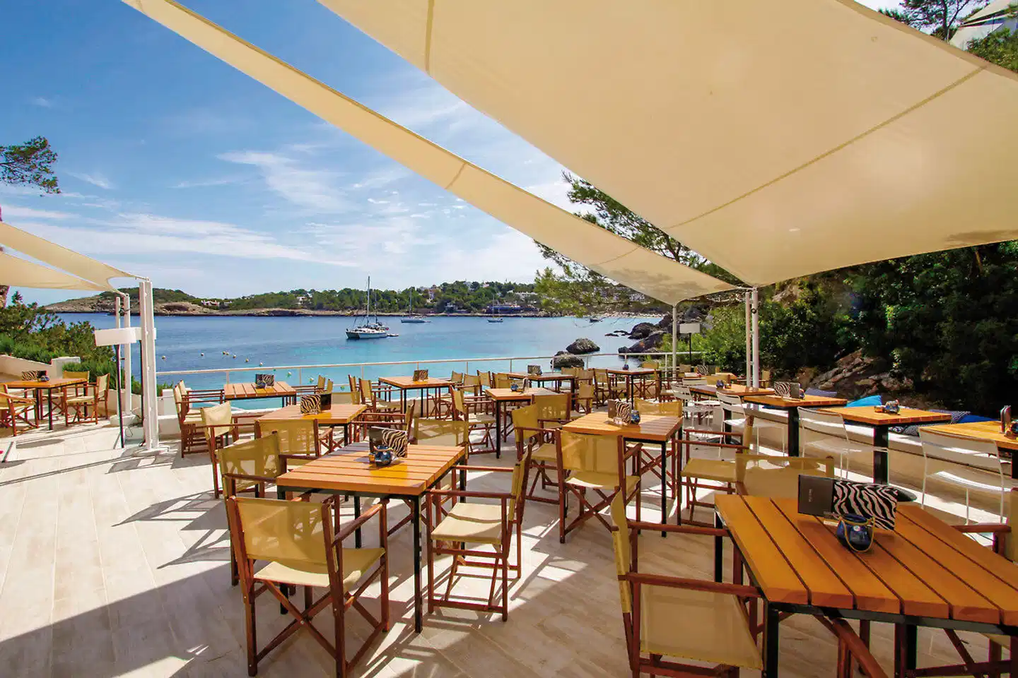 BG Portinatx Beach Club Terrasse