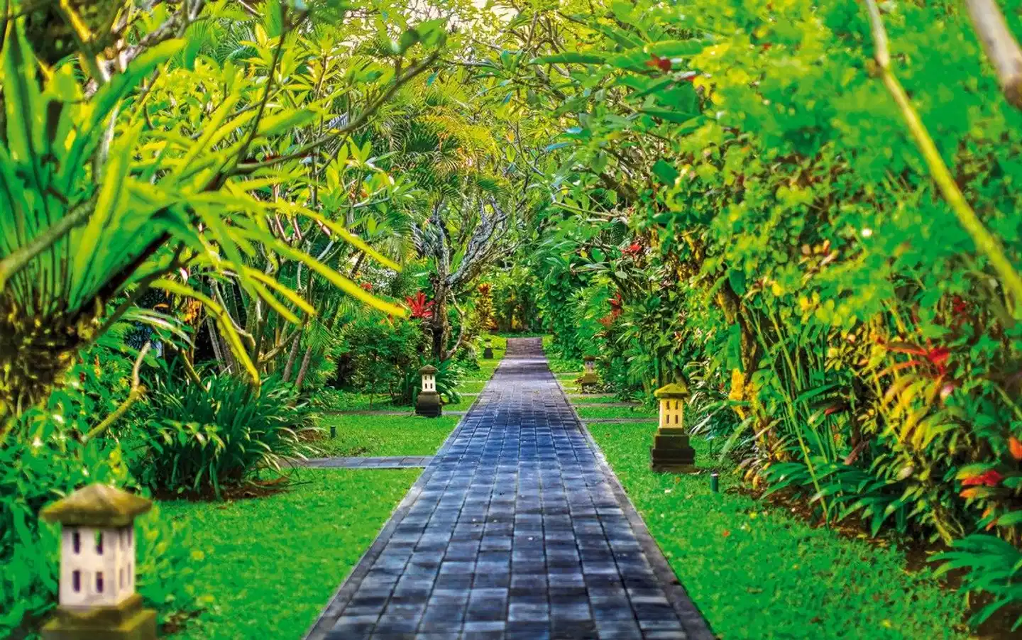 Puri Raja Hotel Legian Bali Garten