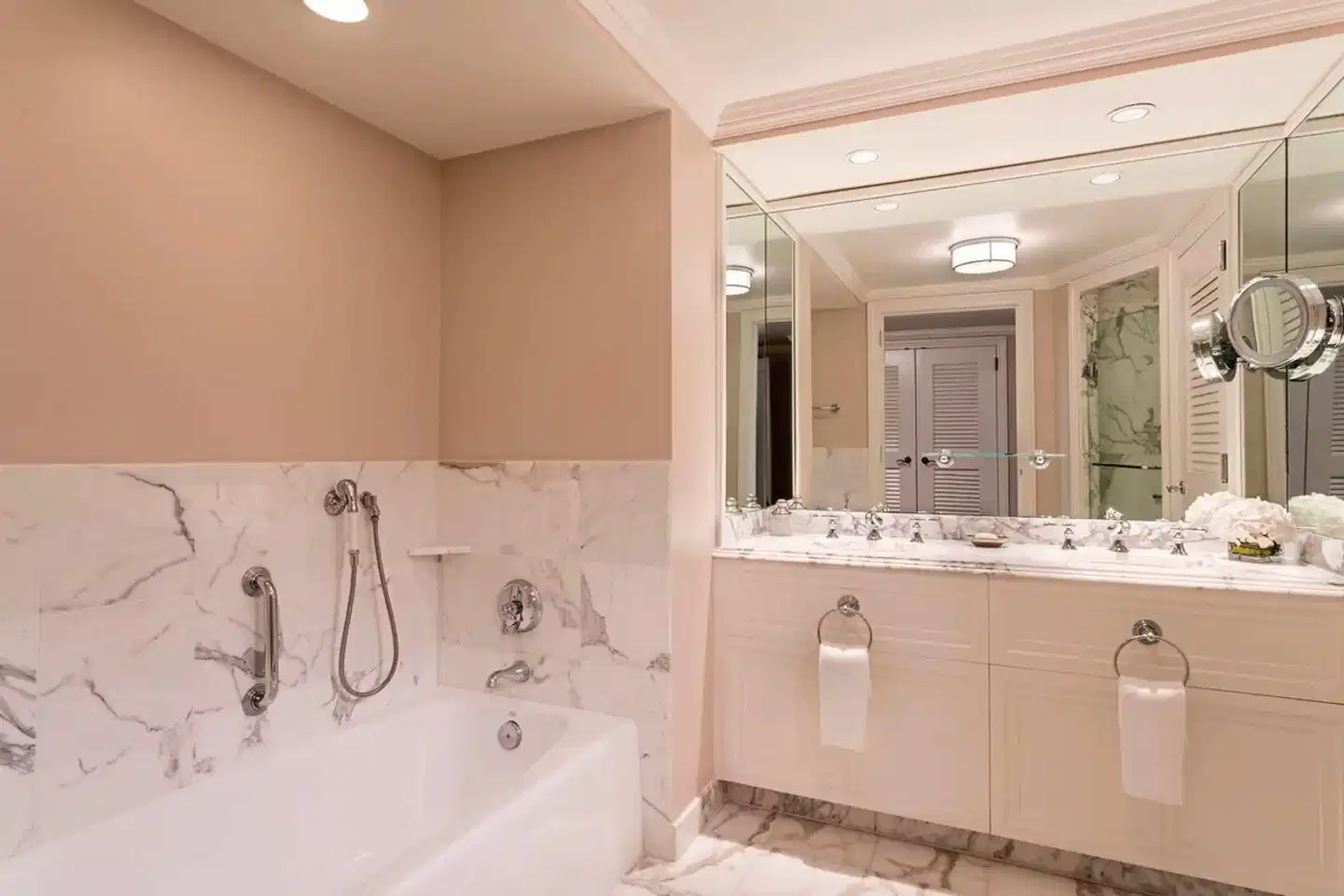 The Ritz-Carlton Naples, Tiburón Badezimmer