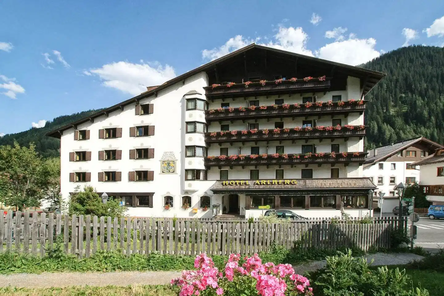 Hotel Arlberg Aussenansicht