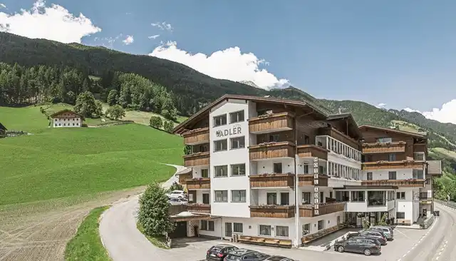 Hotel Adler Aussenansicht