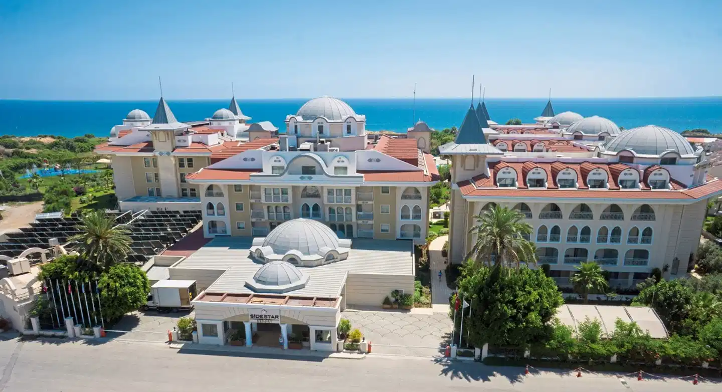 Side Star Resort Aussenansicht