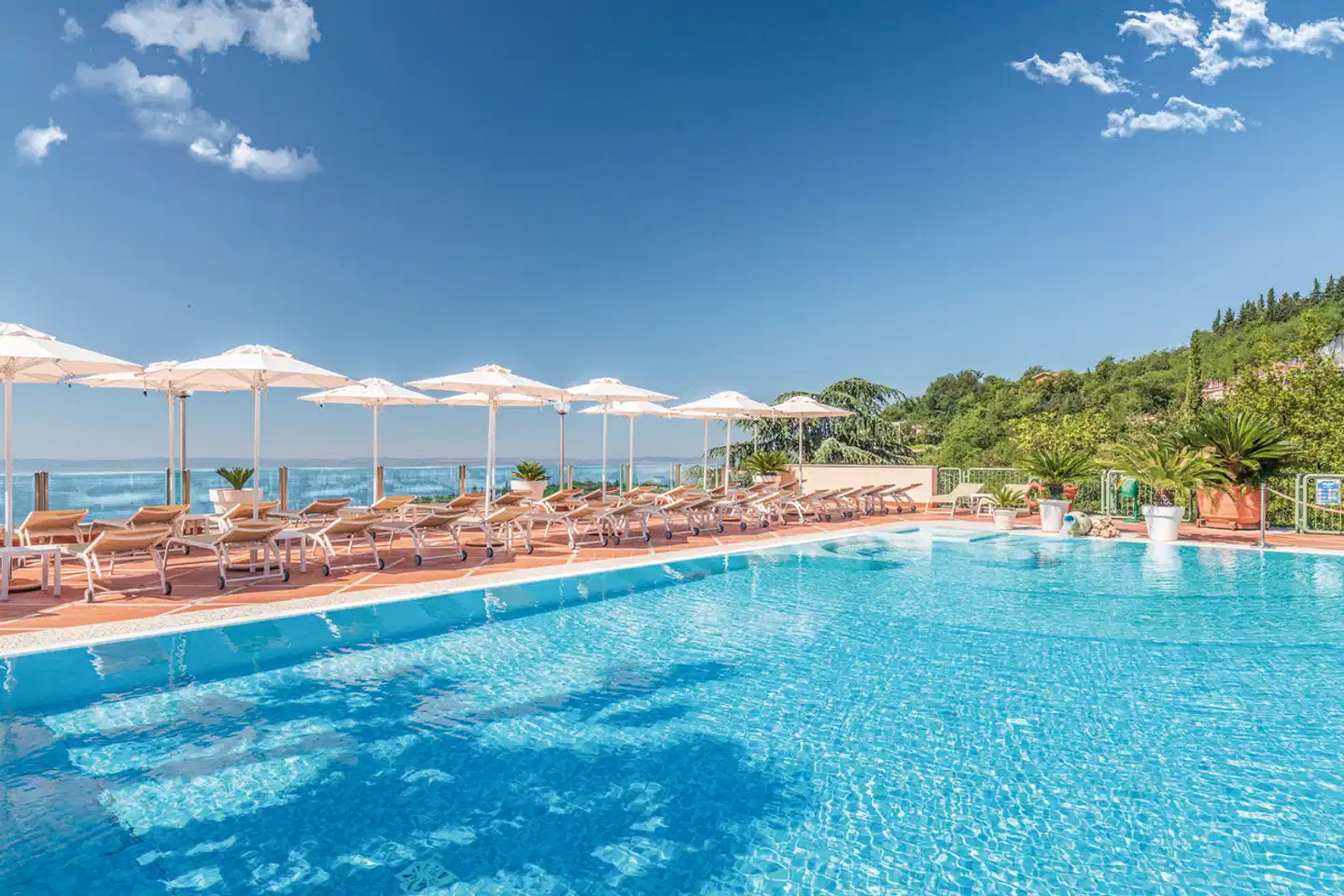 Madrigale Panoramic & Lifestyle Hotel Pool