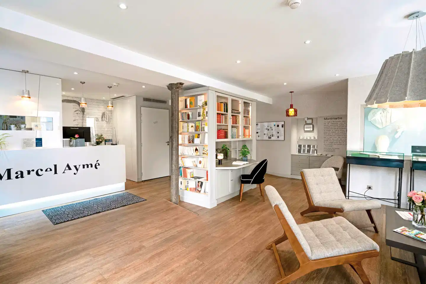 Hôtel Littéraire Marcel Aymé BW Premier Collection Bar