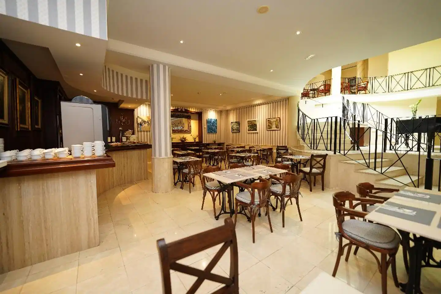 Apartamentos RF Bambi Restaurant