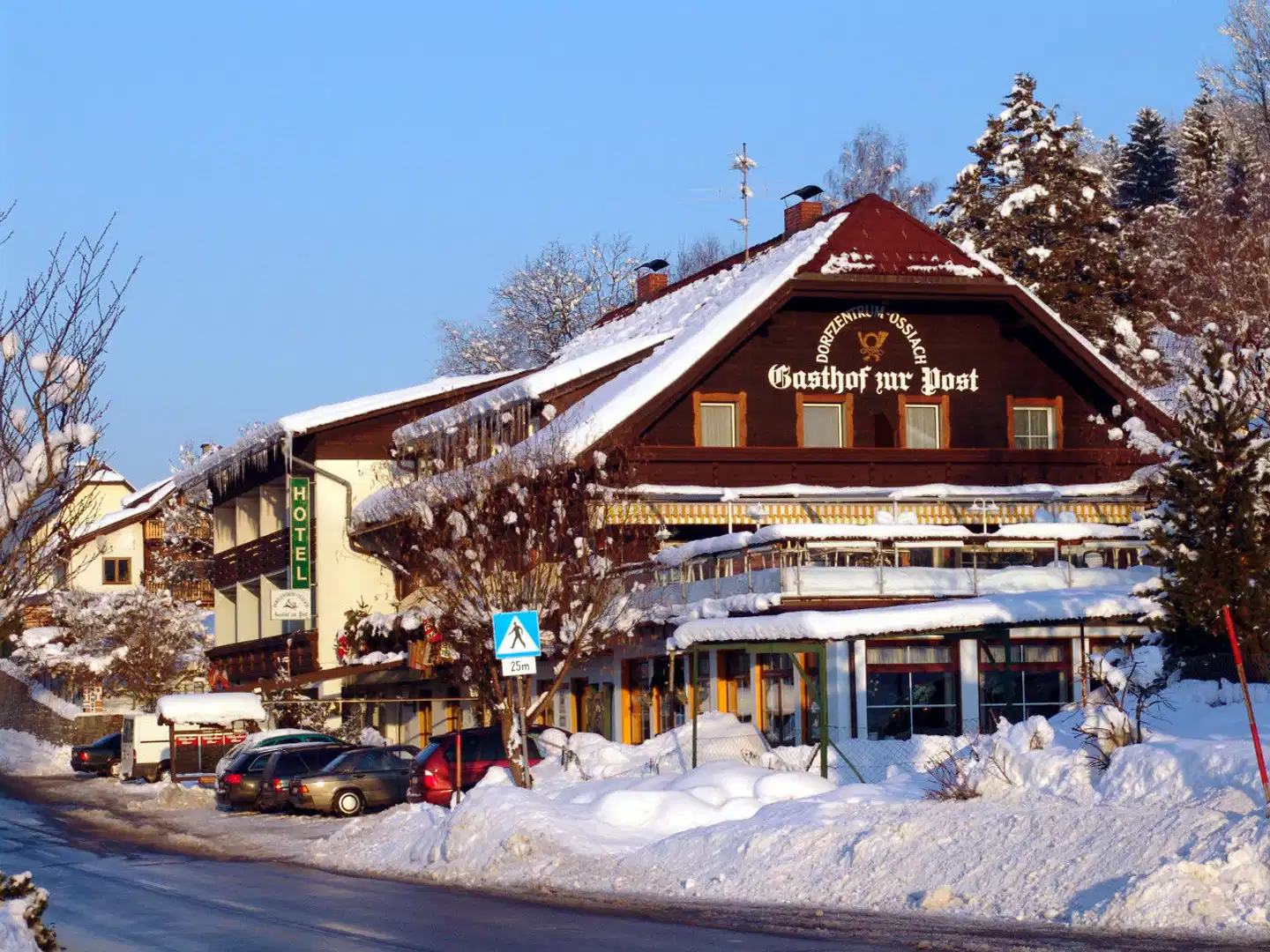 Zur Post Ossiach Aussenansicht