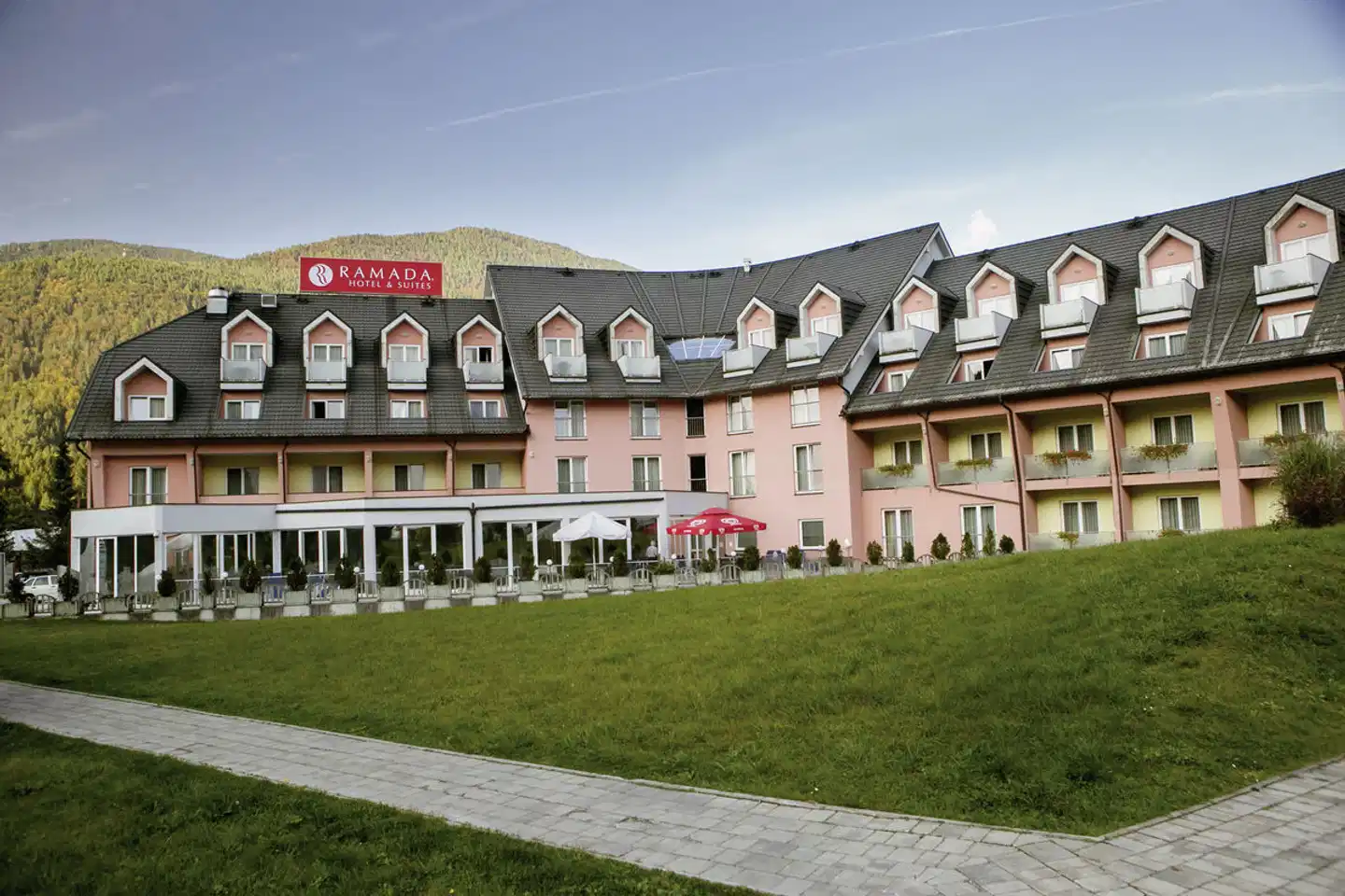 Ramada Hotel & Suites by Wyndham Kranjska Gora Garten