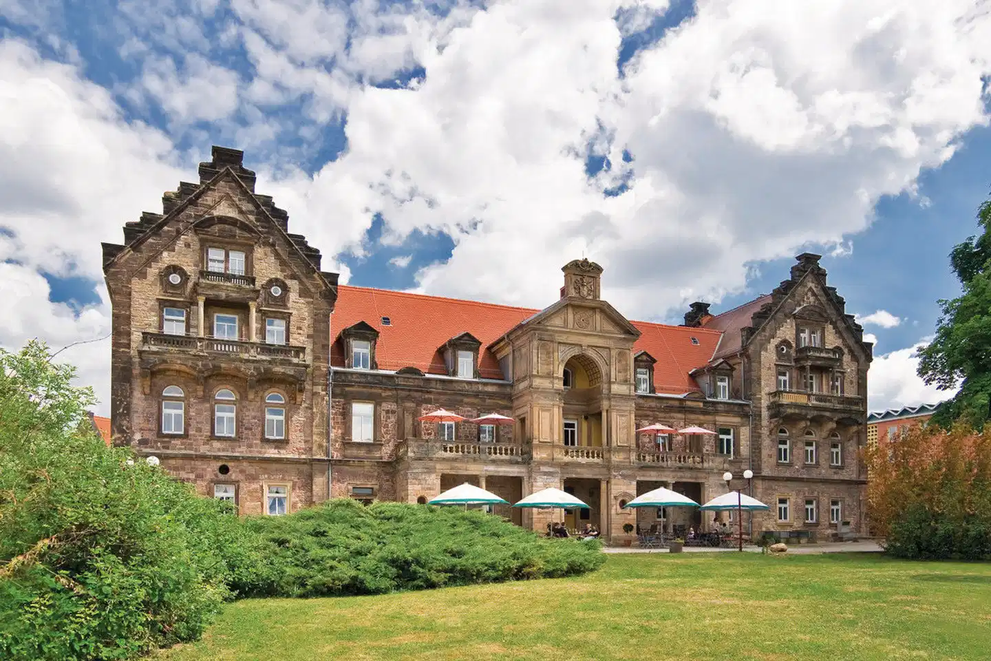 Hotel Himmelsscheibe & Hotel Schloss Nebra Aussenansicht