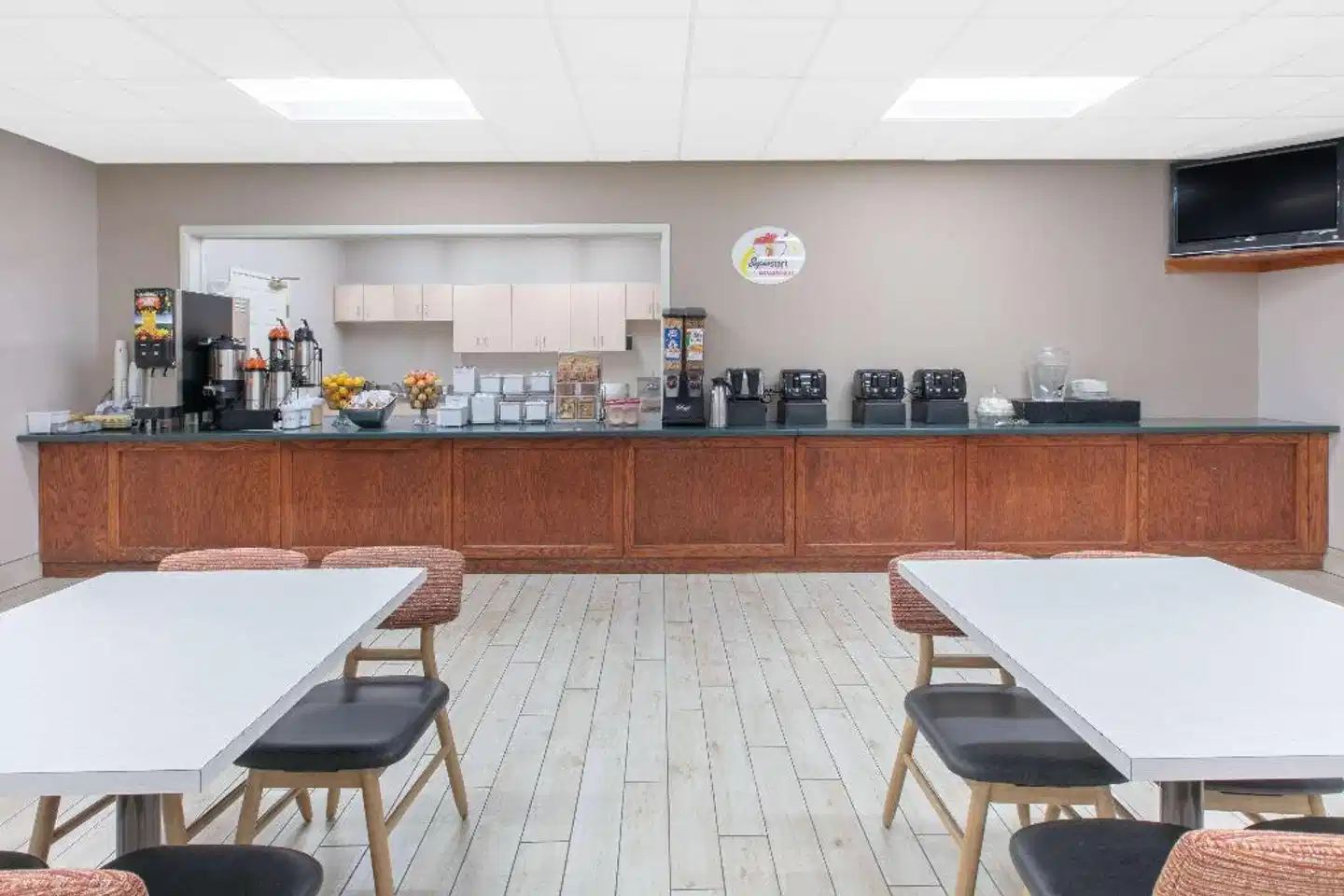 Super 8 by Wyndham Page/Lake Powell Bar