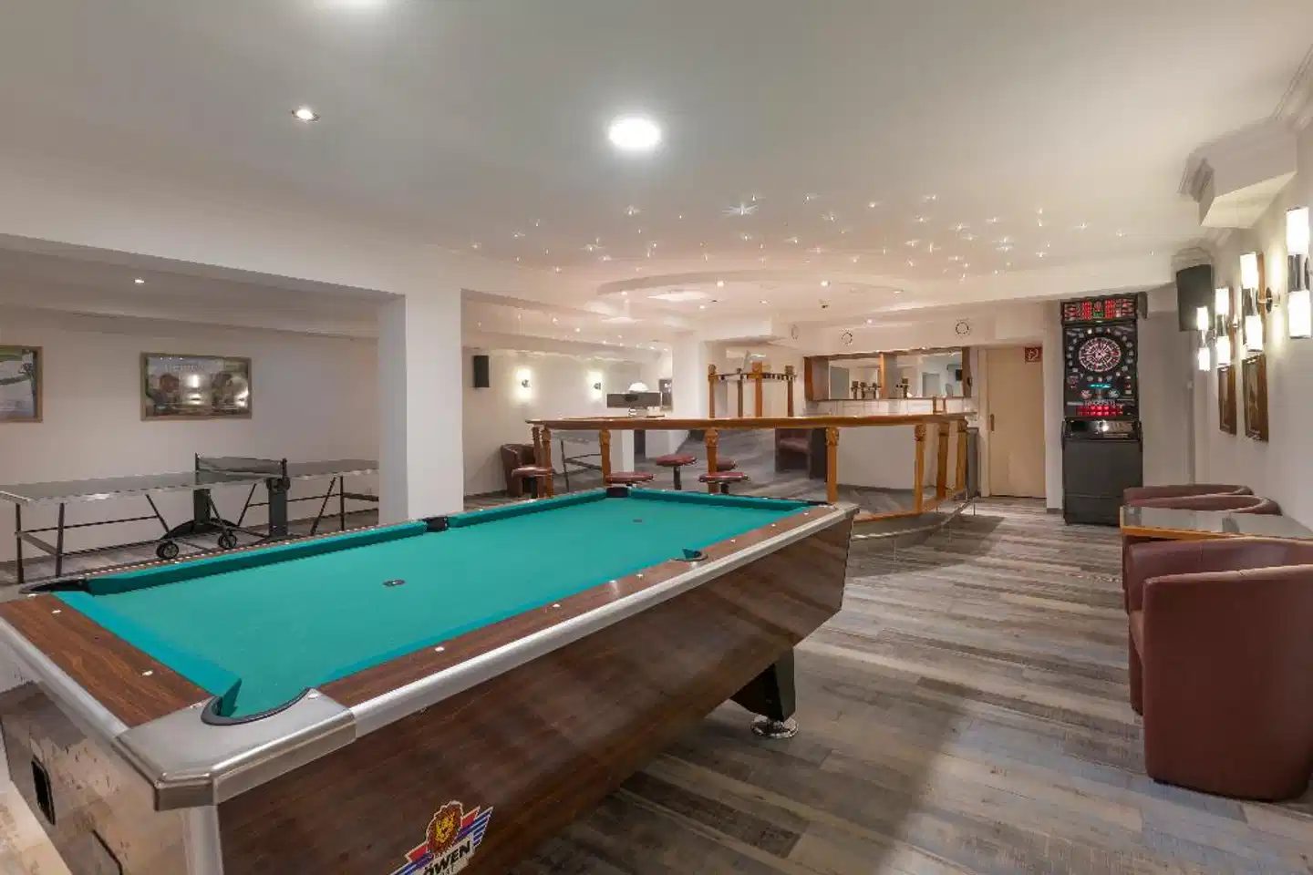 Alpine Club Hallenbad