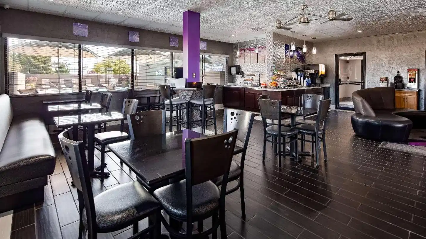 Best Western Santa Fe Bar