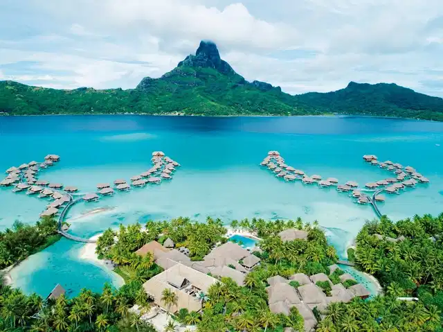 InterContinental Bora Bora Resort and Thalasso Spa Strand