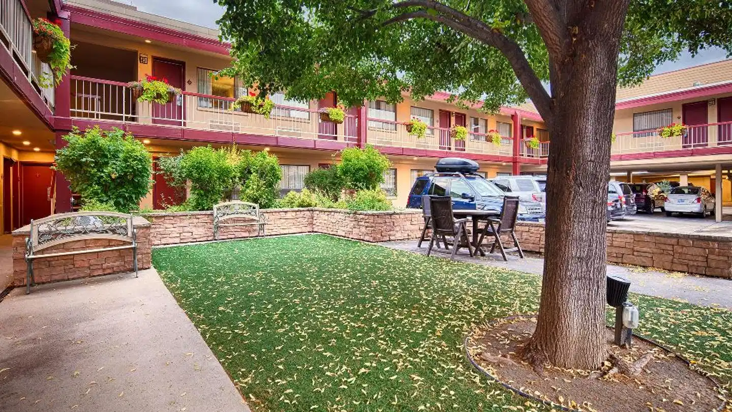 Best Western PLUS Clocktower Inn Garten