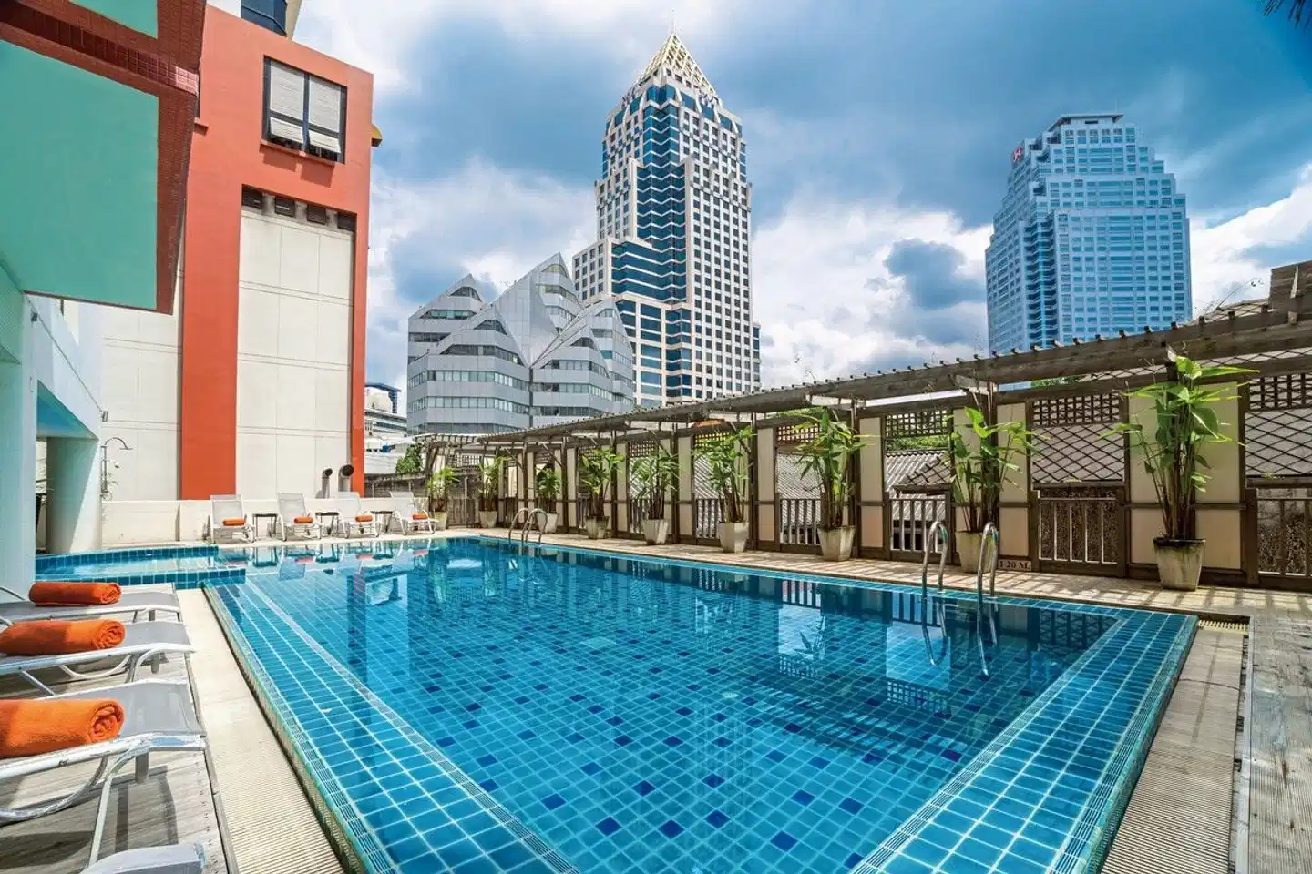 Bandara Suite Silom Pool