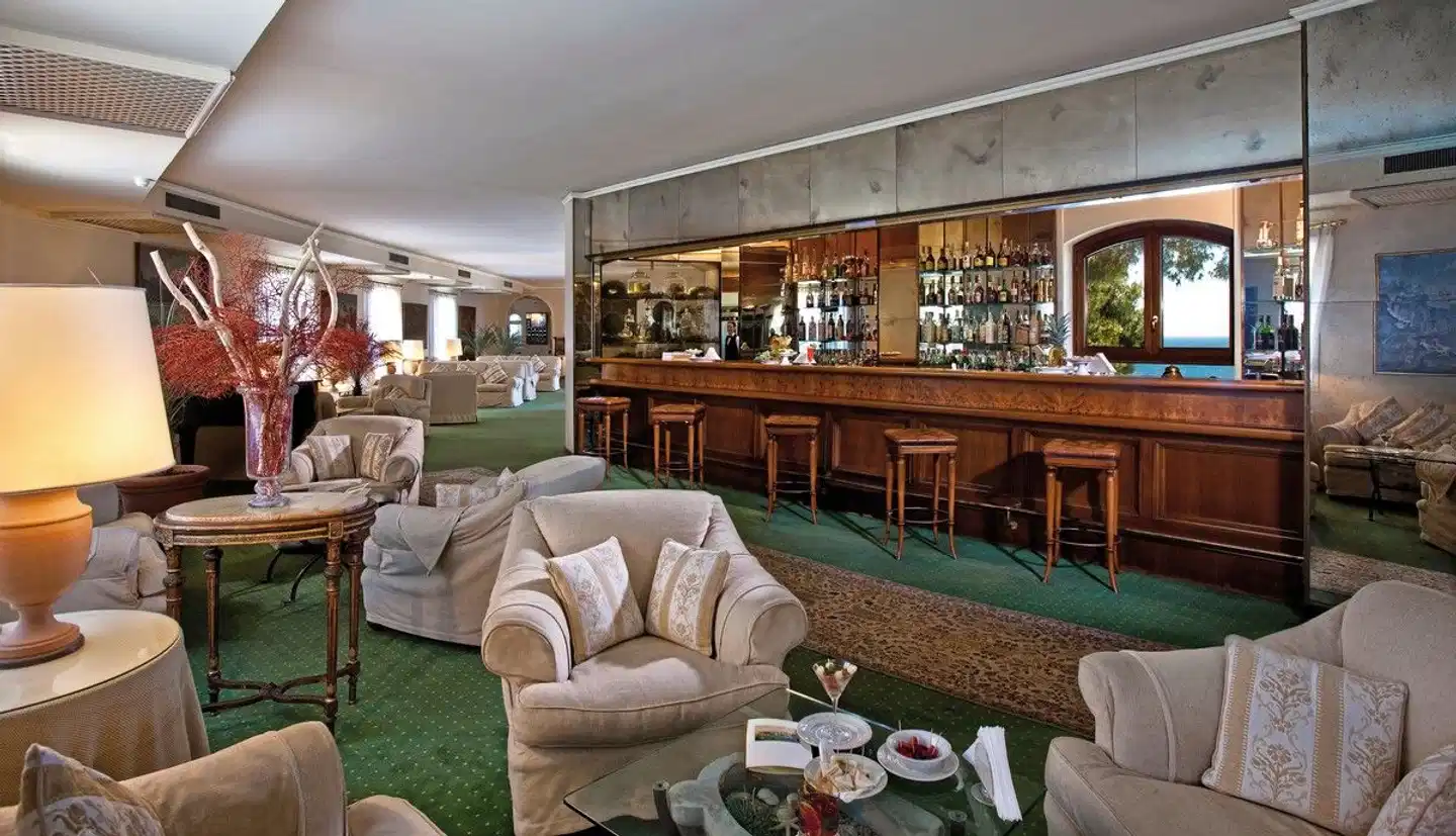 Grand Hotel Baia Verde Bar