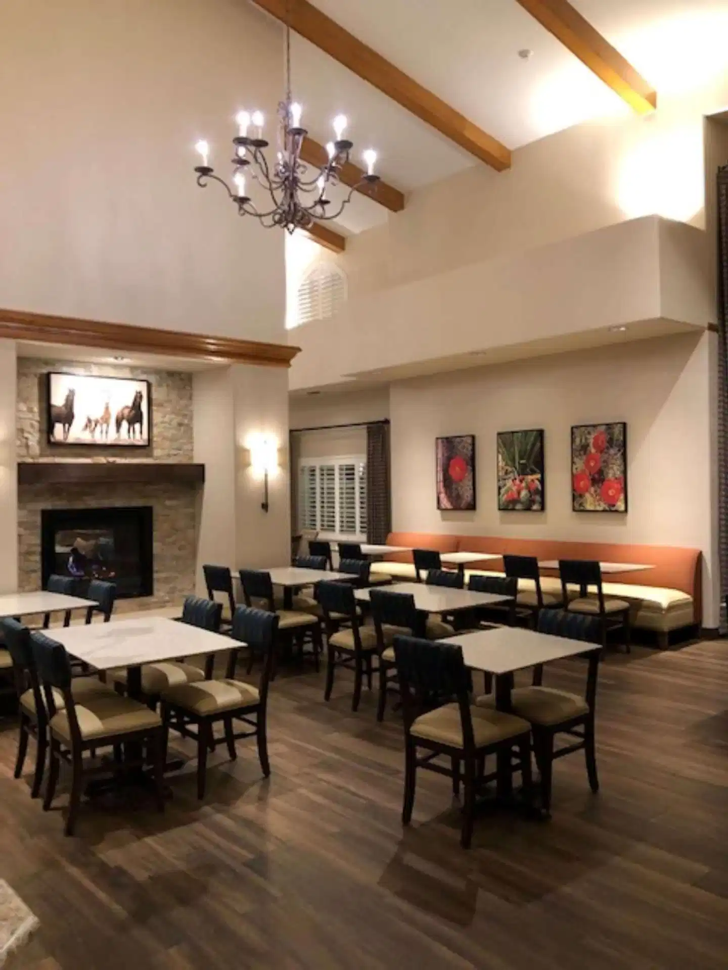 Best Western Plus A Wayfarer's Inn & Suites Restaurant