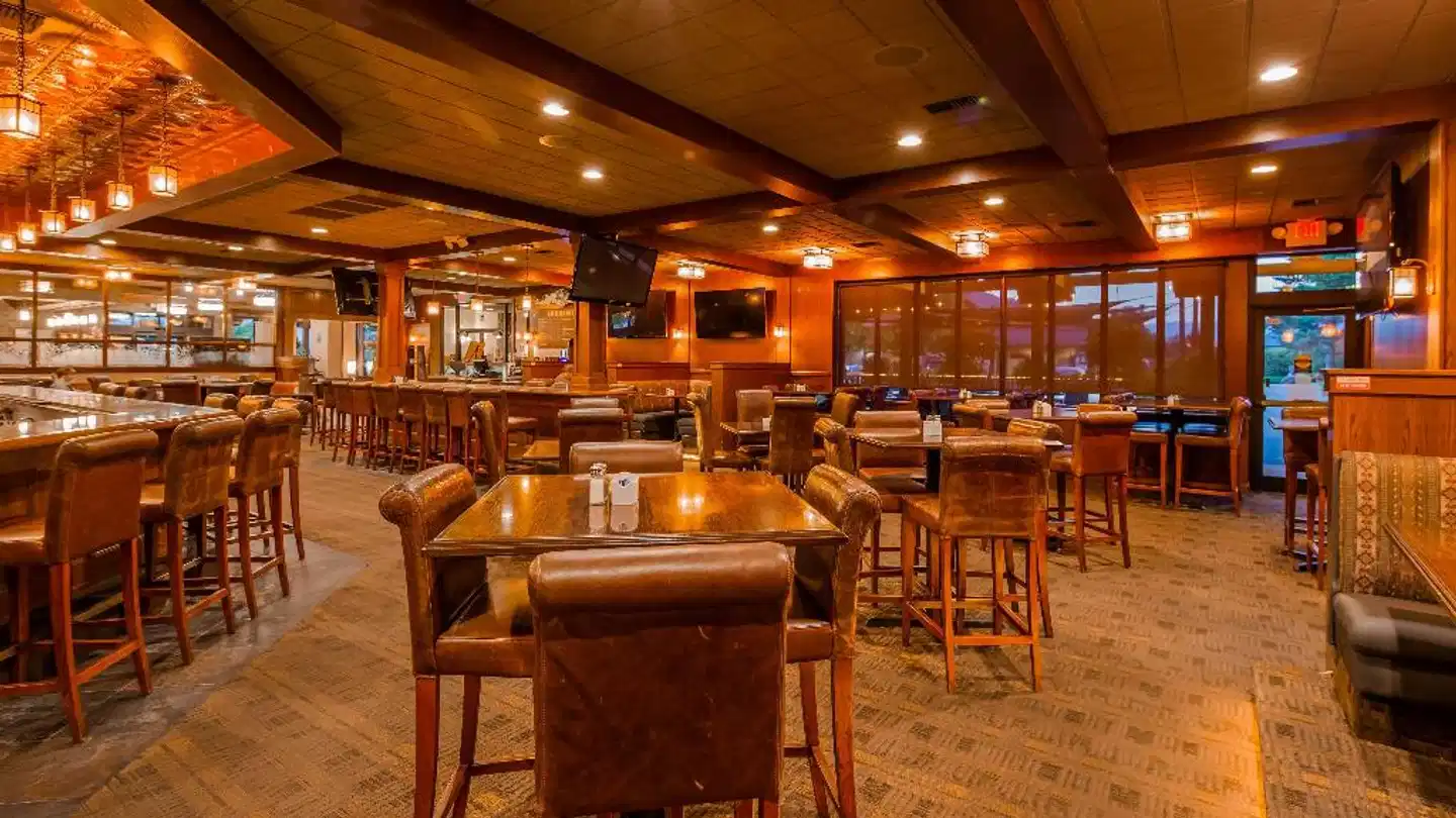 Best Western PLUS GranTree Inn Bar