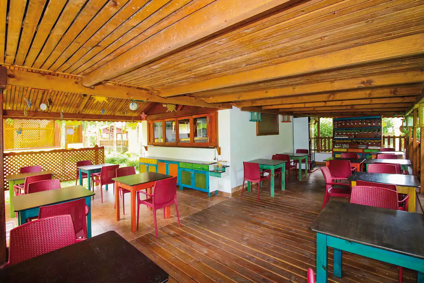 Takamaka Green Village Bar