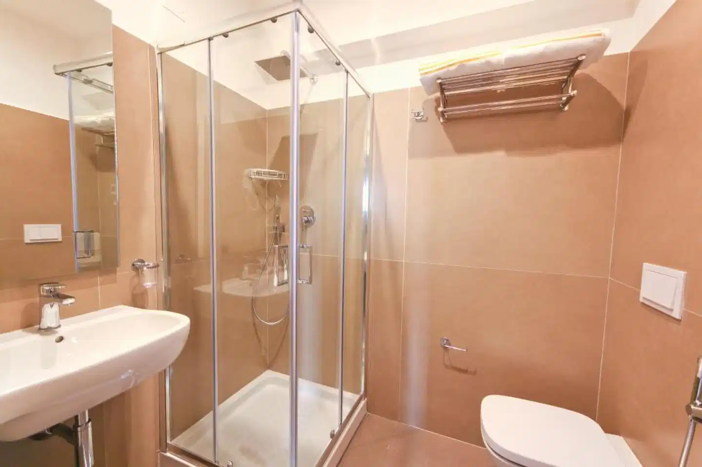 7th Floor Suite Badezimmer