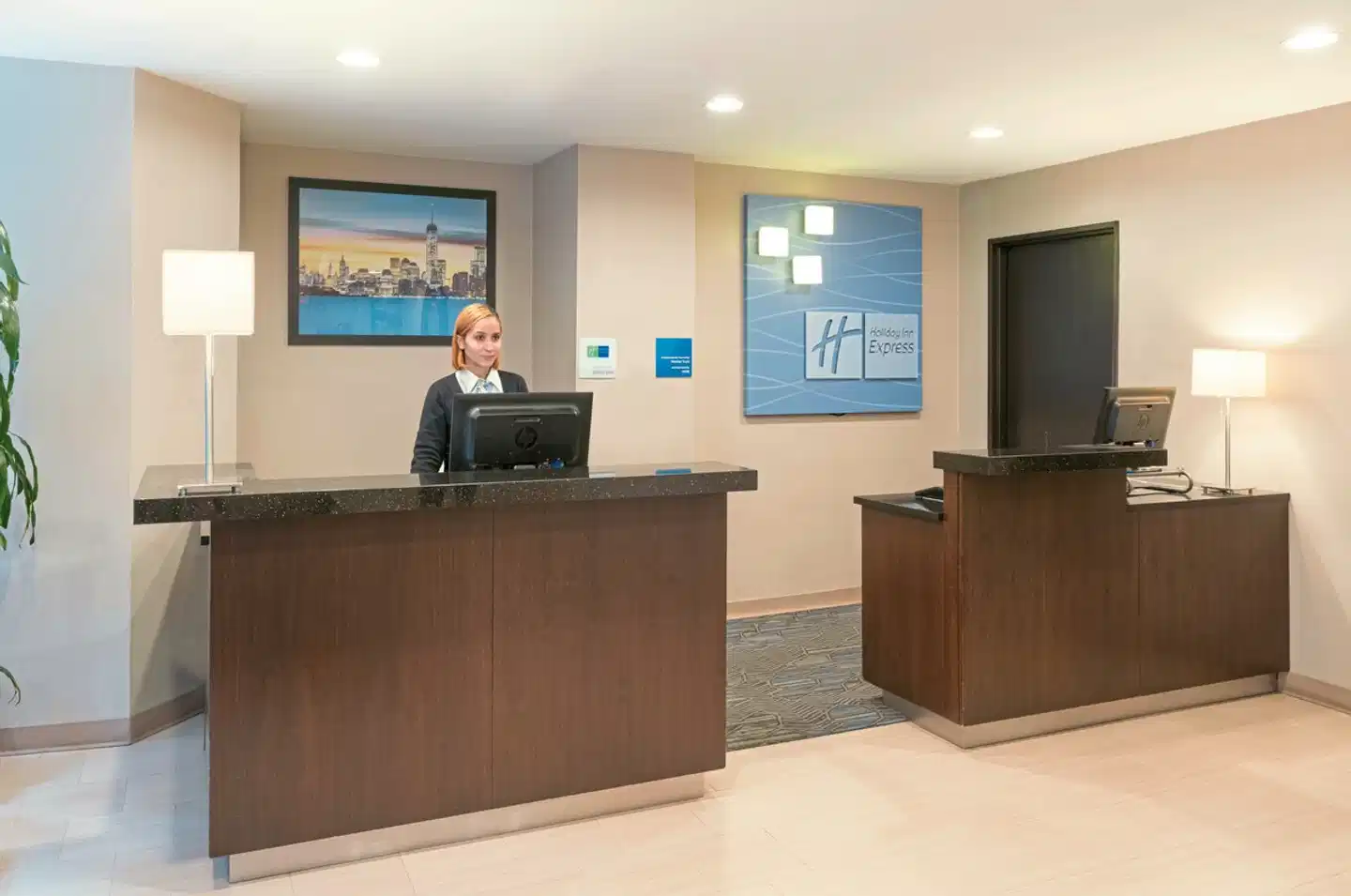 Holiday Inn Express New York City-Wall Street Lobby