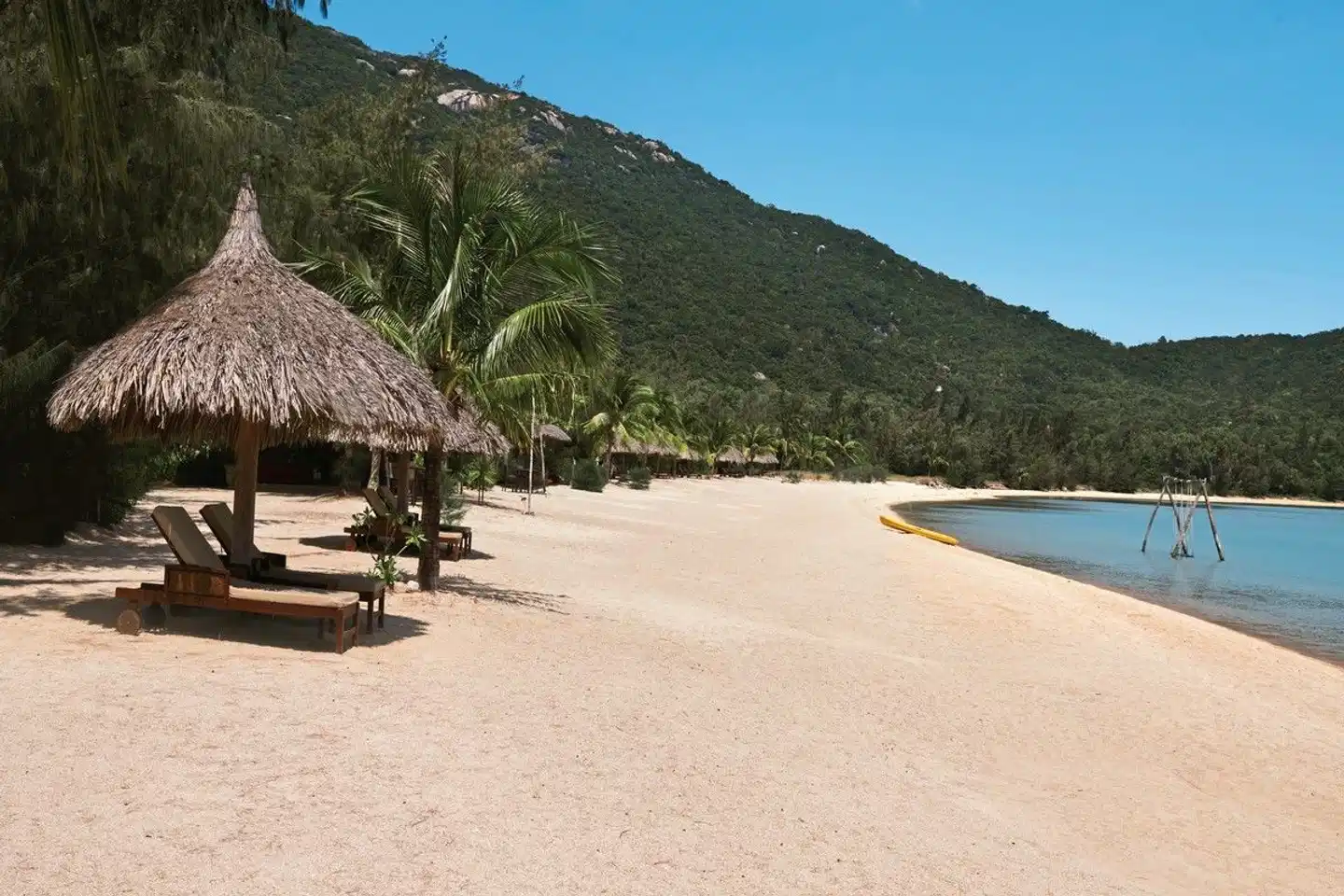 L'Alya Ninh Van Bay Strand