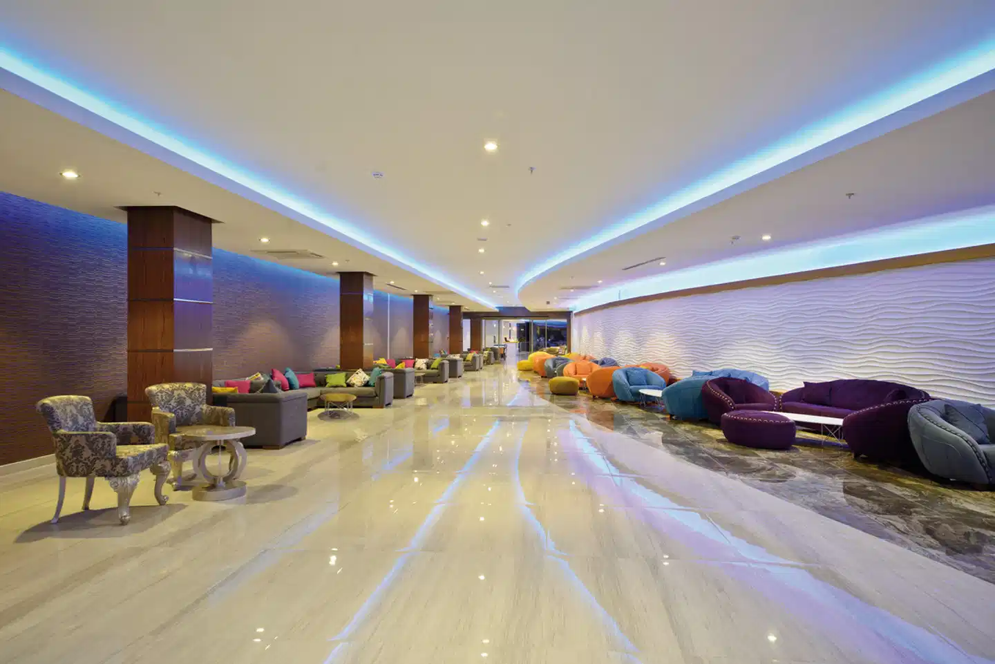 Raymar Resort & Aqua Lobby