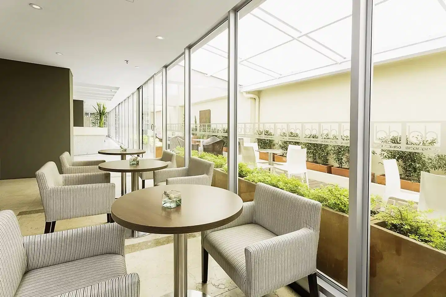 Hotel BH Bicentenario Lobby