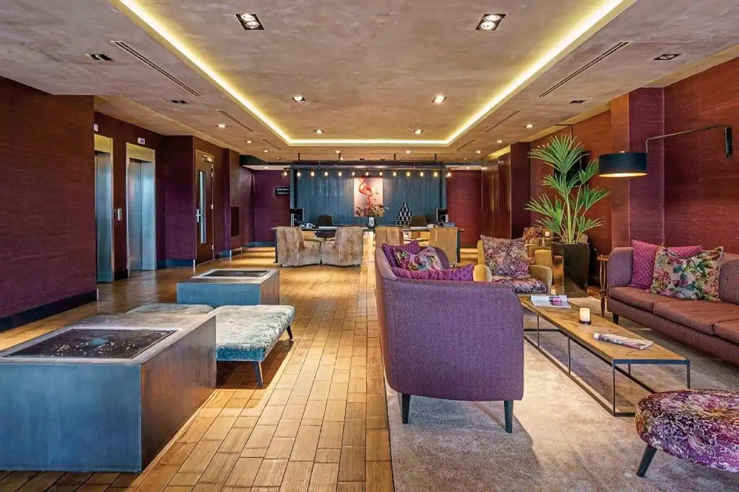 DoubleTree by Hilton Amsterdam-NDSM Wharf Lobby