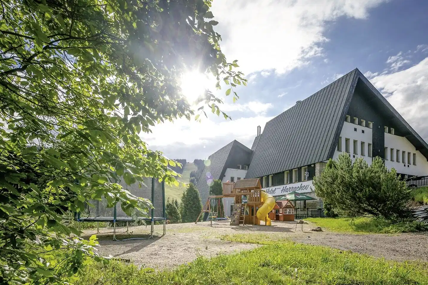 Pytloun Wellness Hotel Harrachov Garten