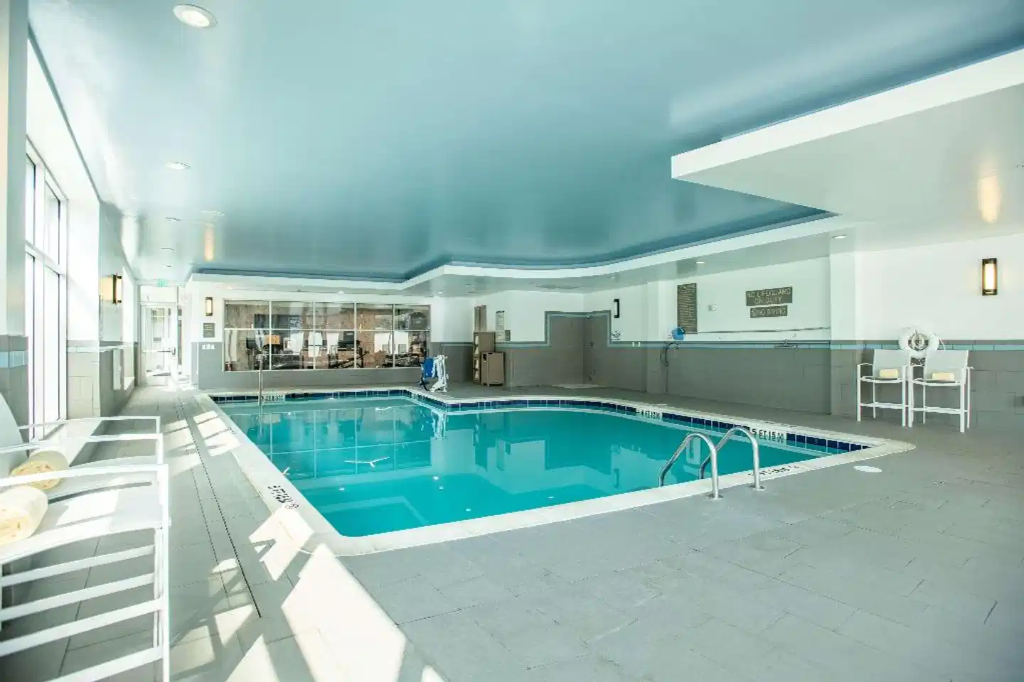 DoubleTree by Hilton Asheville Downtown Hallenbad