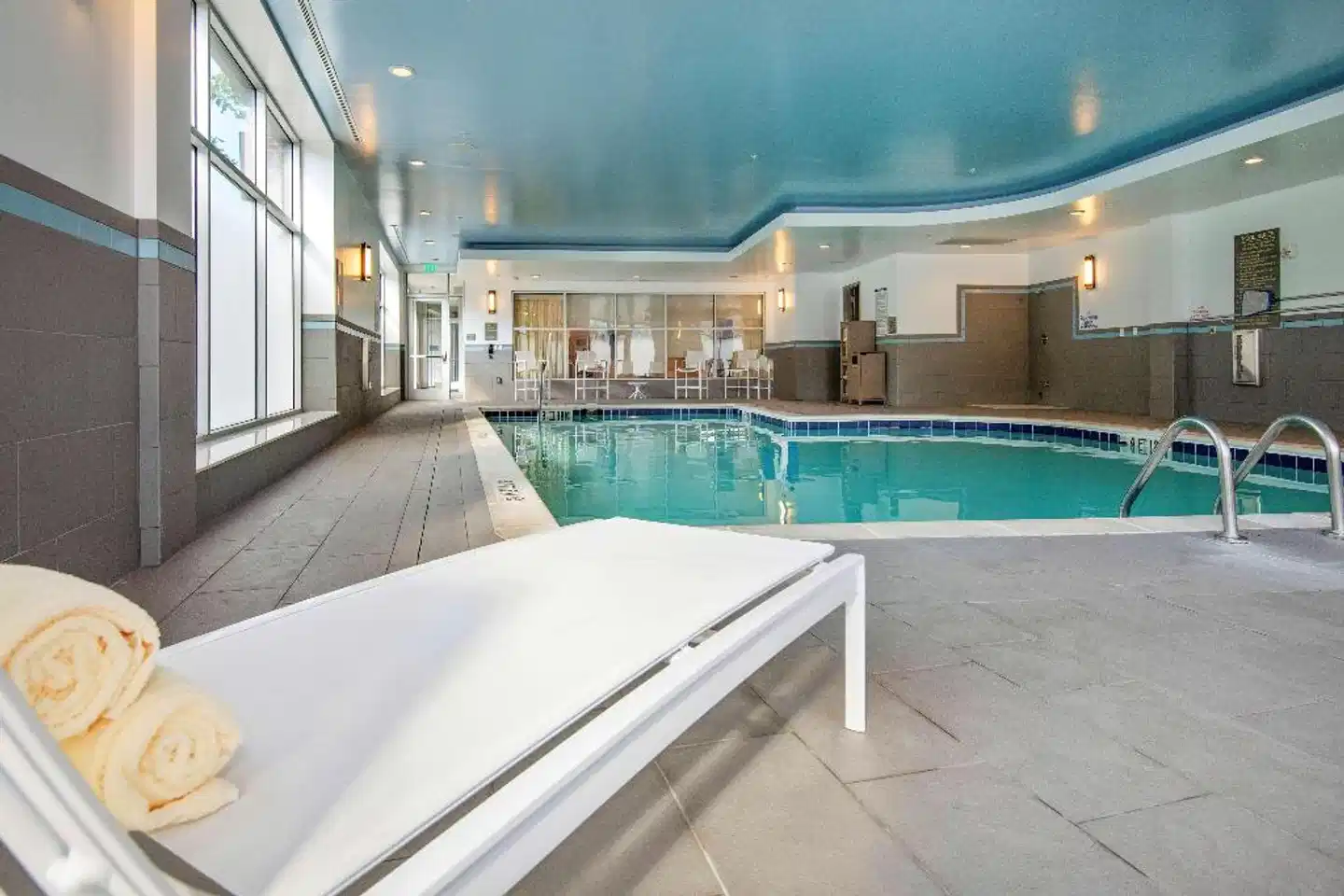 DoubleTree by Hilton Asheville Downtown Hallenbad