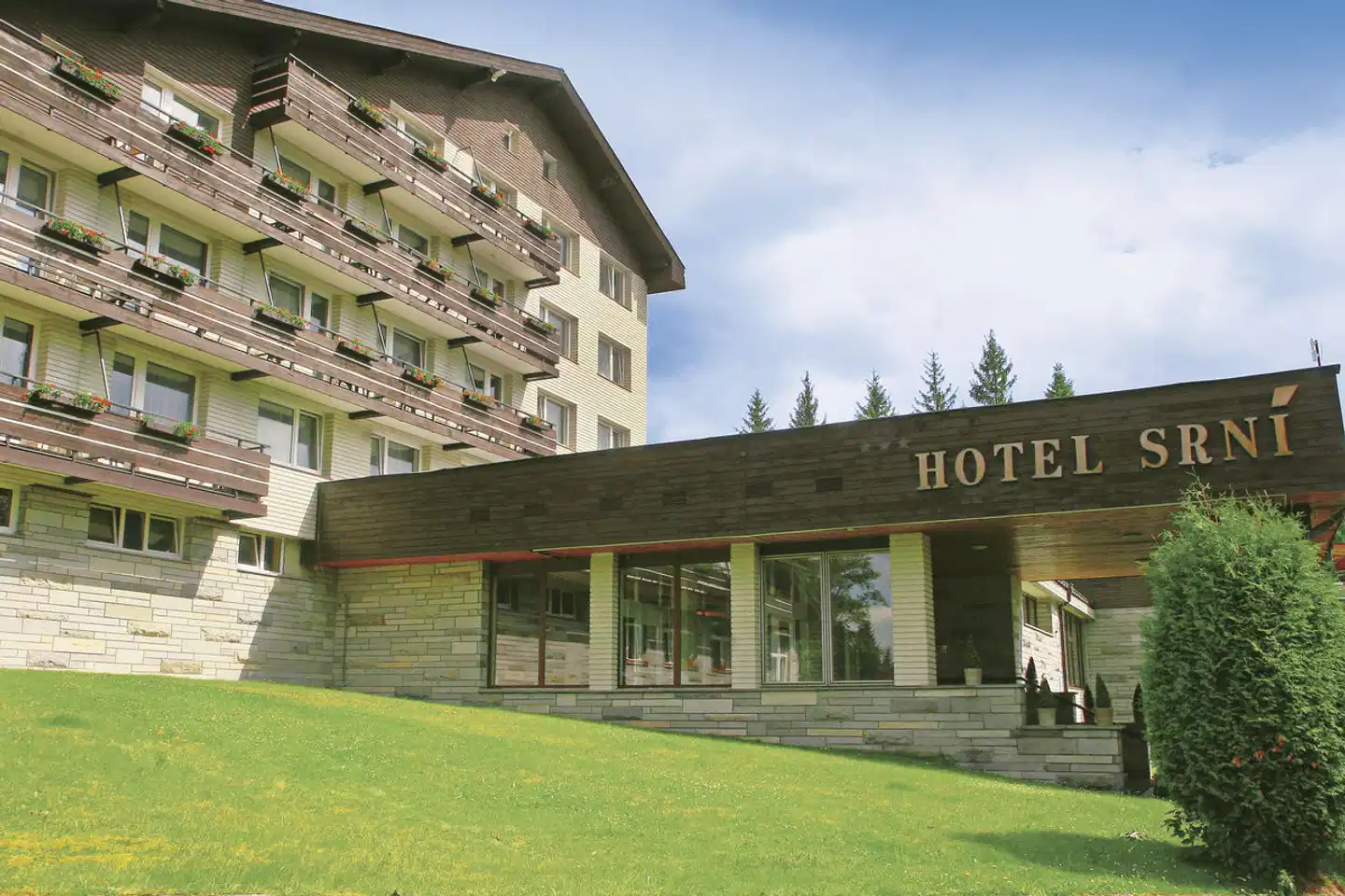 Srni & Nebenhaus Sumava Aussenansicht