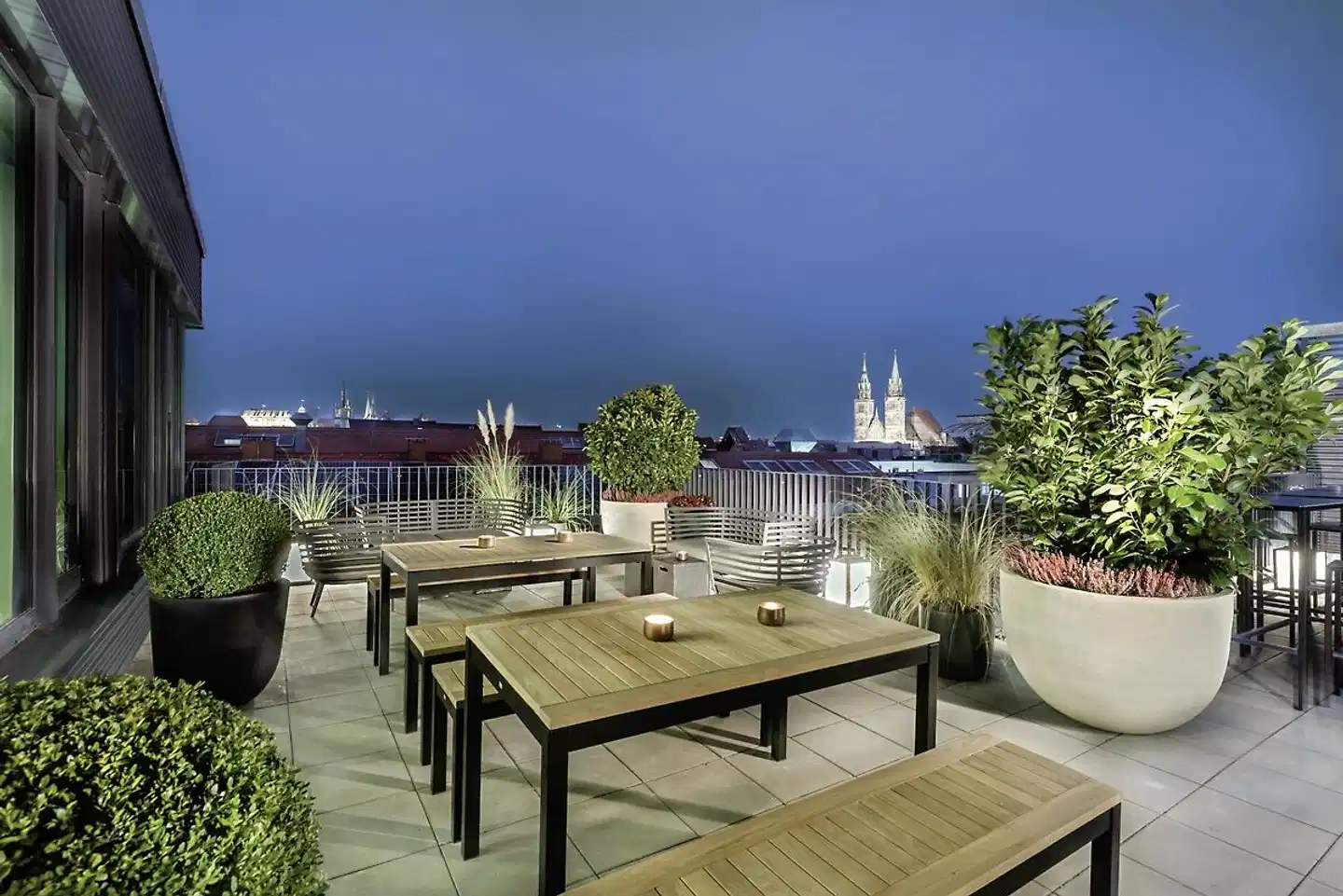 Adina Apartment Hotel Nuremberg Terrasse