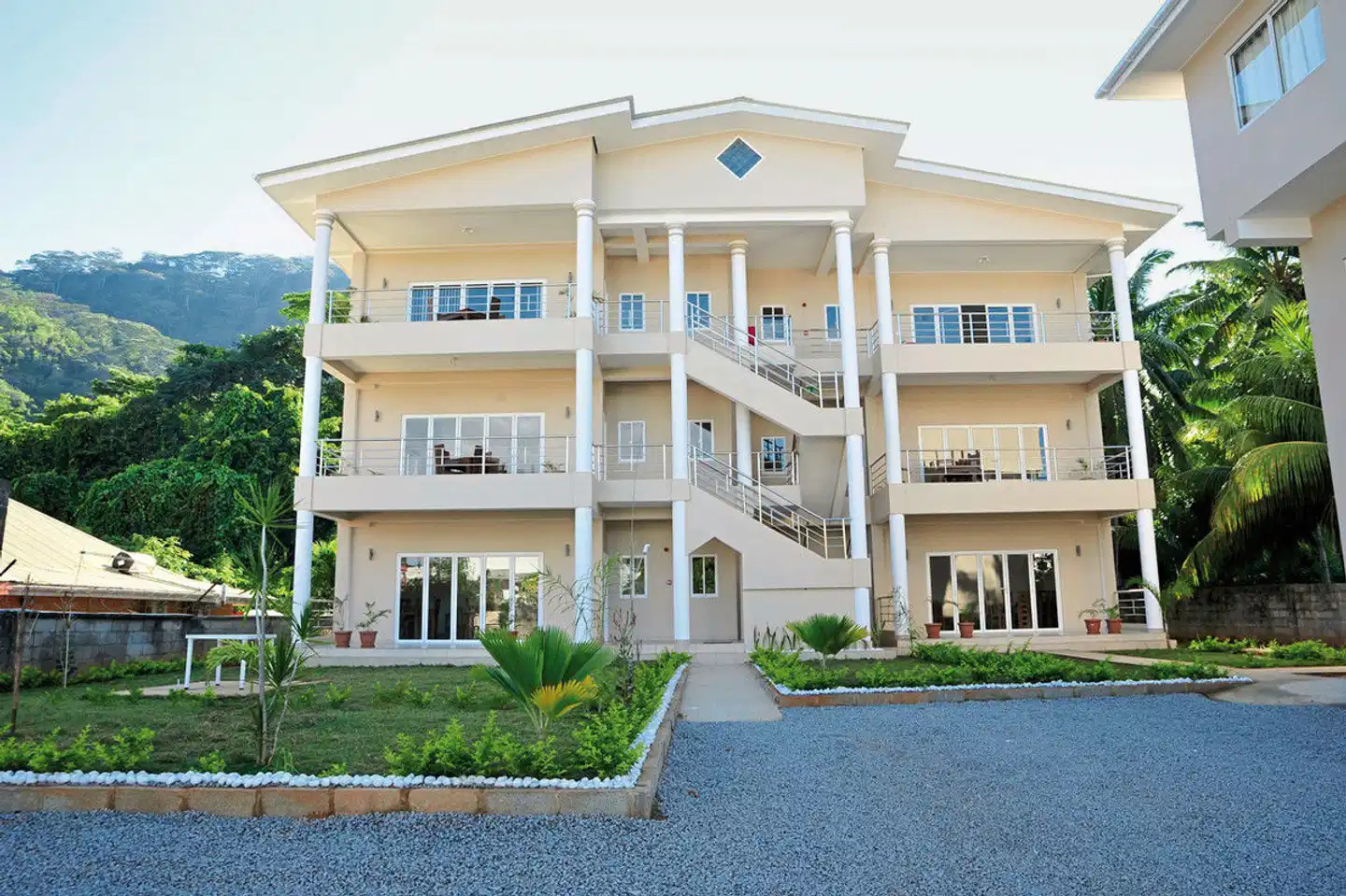 Tropical Hideaway Self Catering Holiday Apartments Aussenansicht