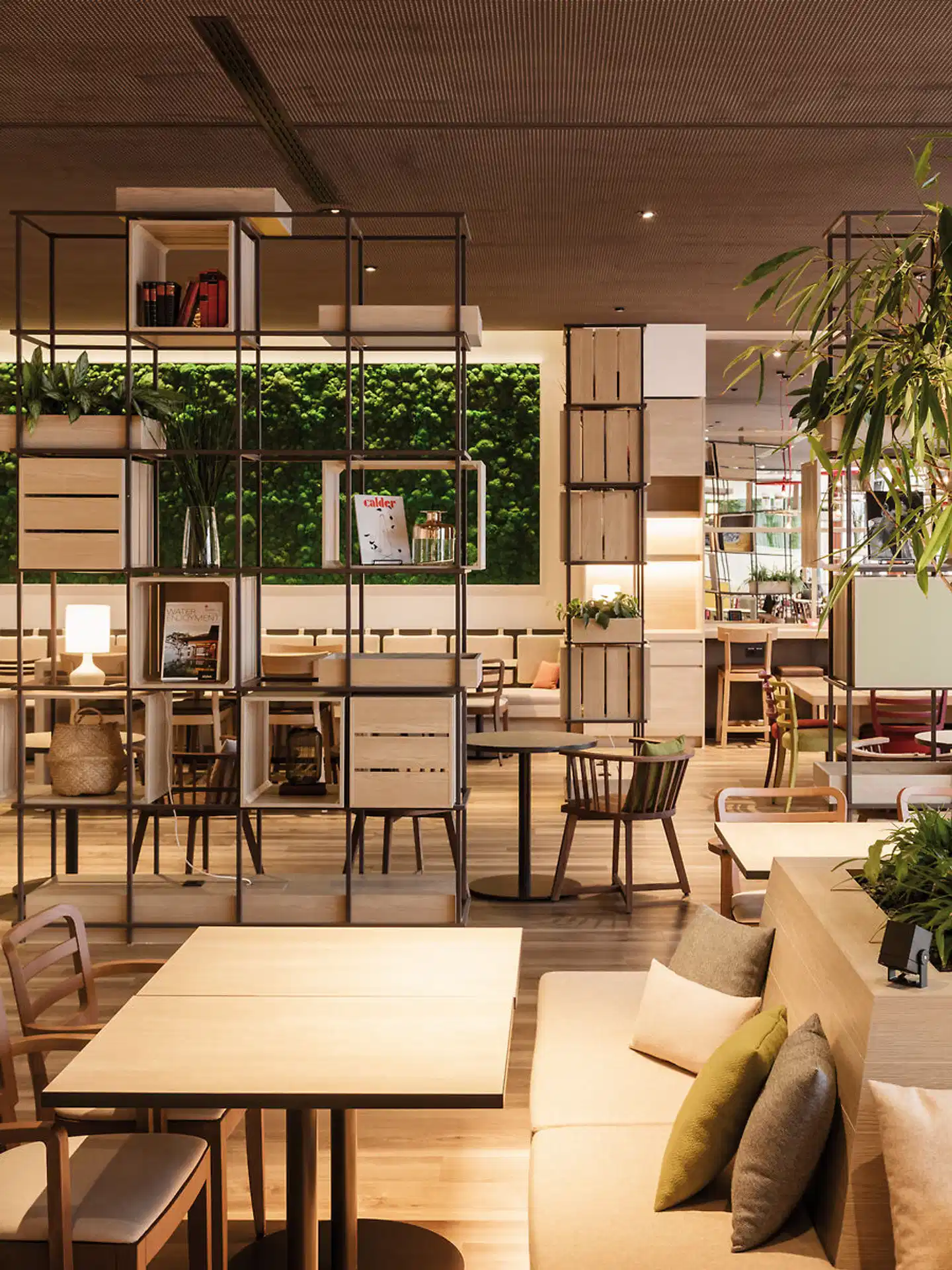 IntercityHotel Hamburg Barmbek Lobby