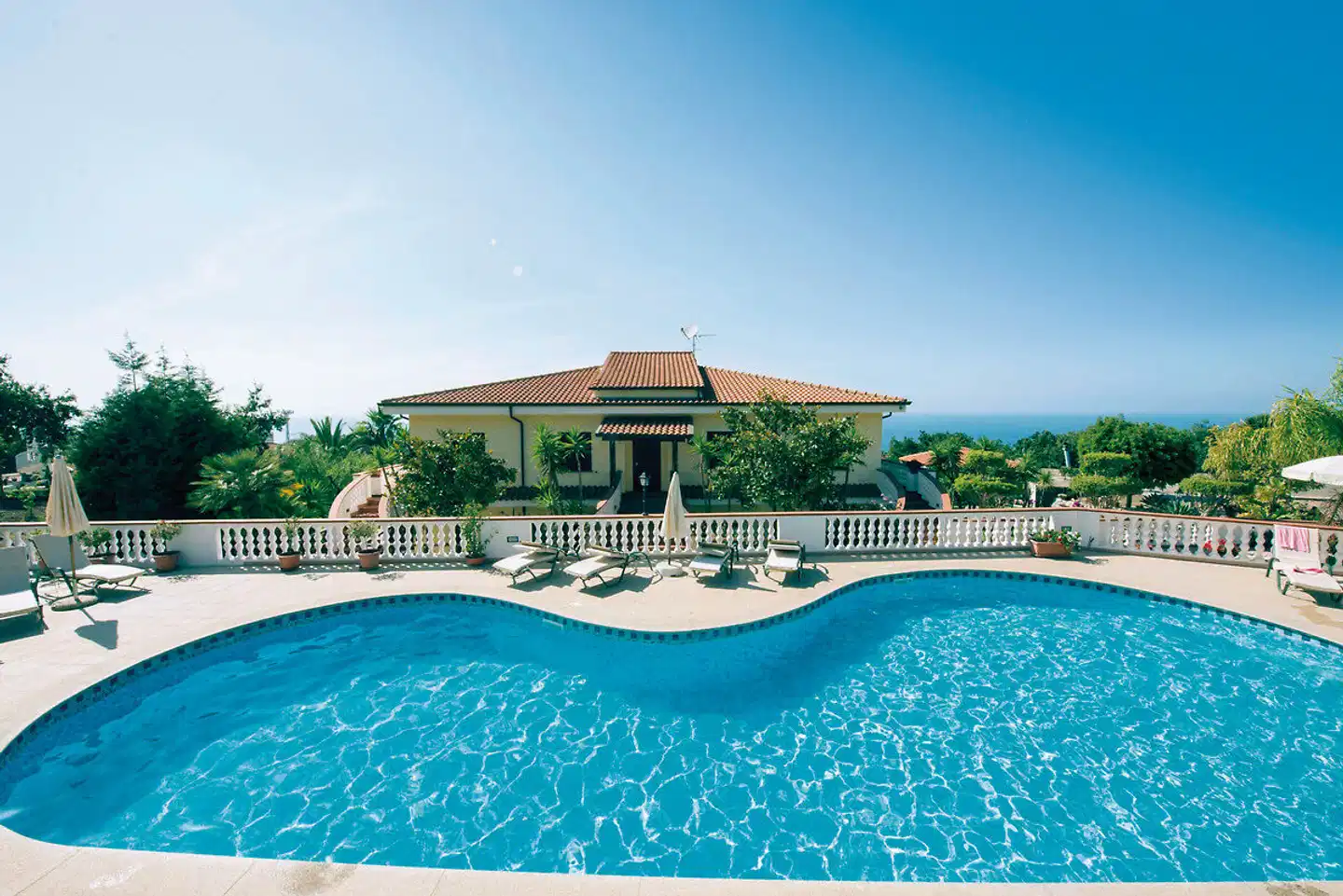 Tenuta Tropeano Pool