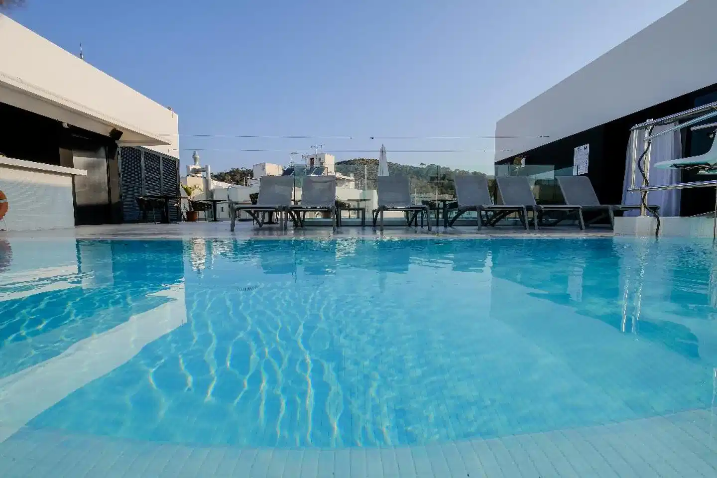 azuLine M Hotel Pool