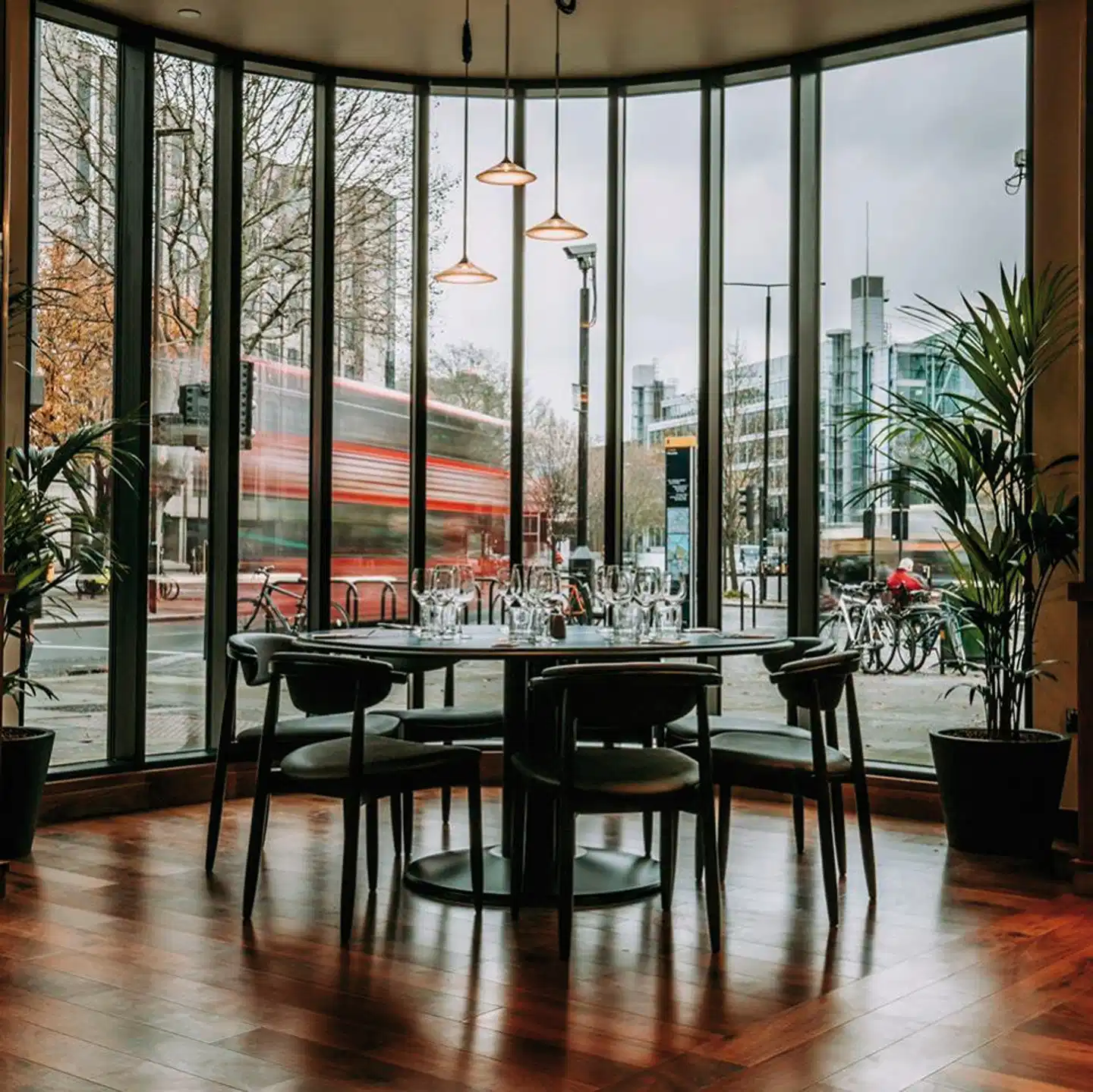 Tower Suites by Blue Orchid Bar