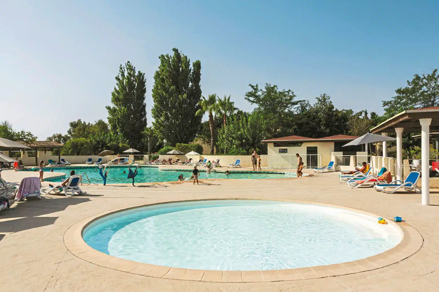 SOWELL RESIDENCES Les Lauriers Roses Pool