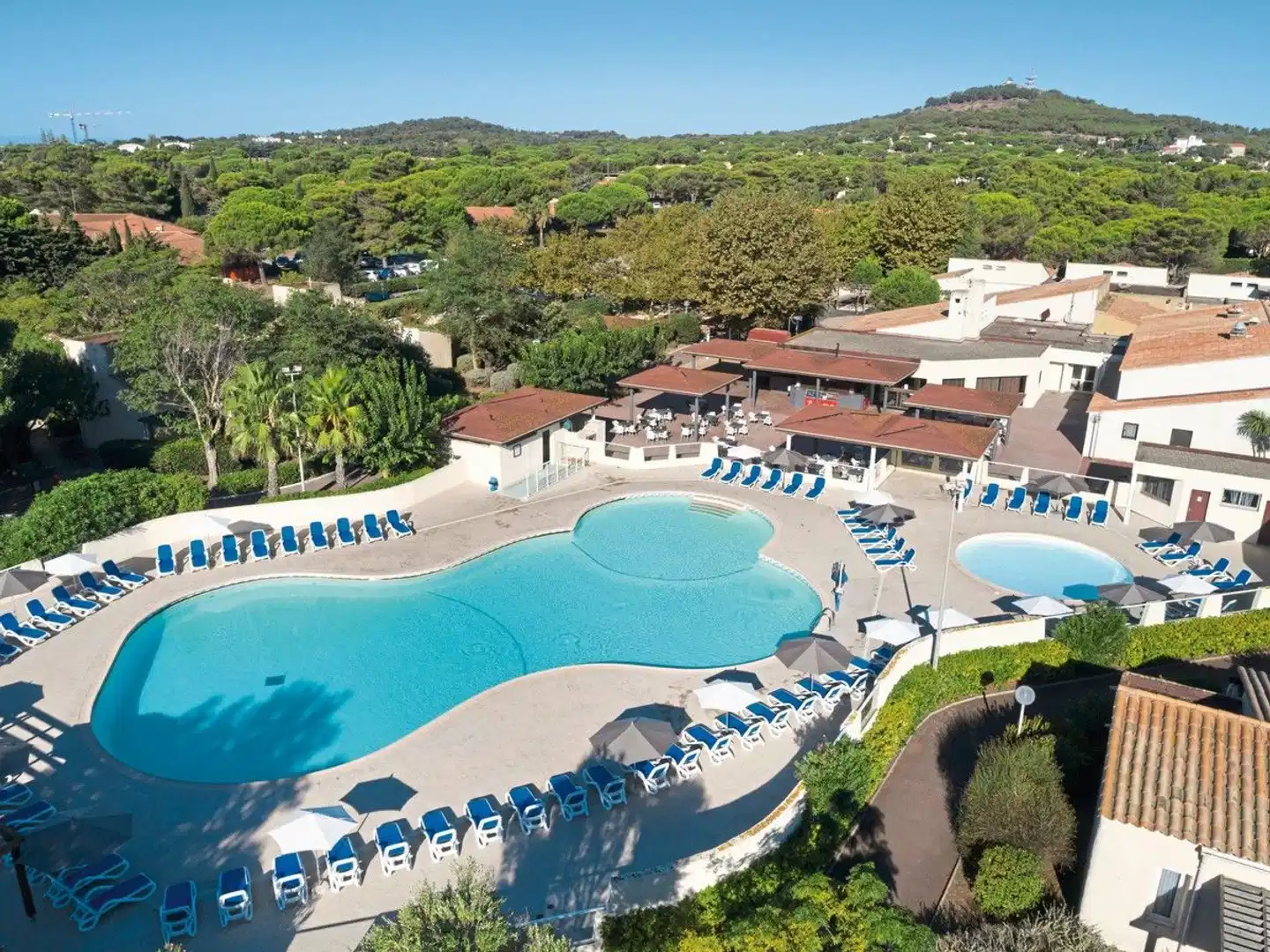 SOWELL RESIDENCES Les Lauriers Roses Pool