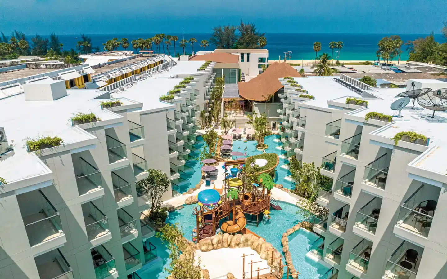 Phuket Emerald Beach Resort Terrasse