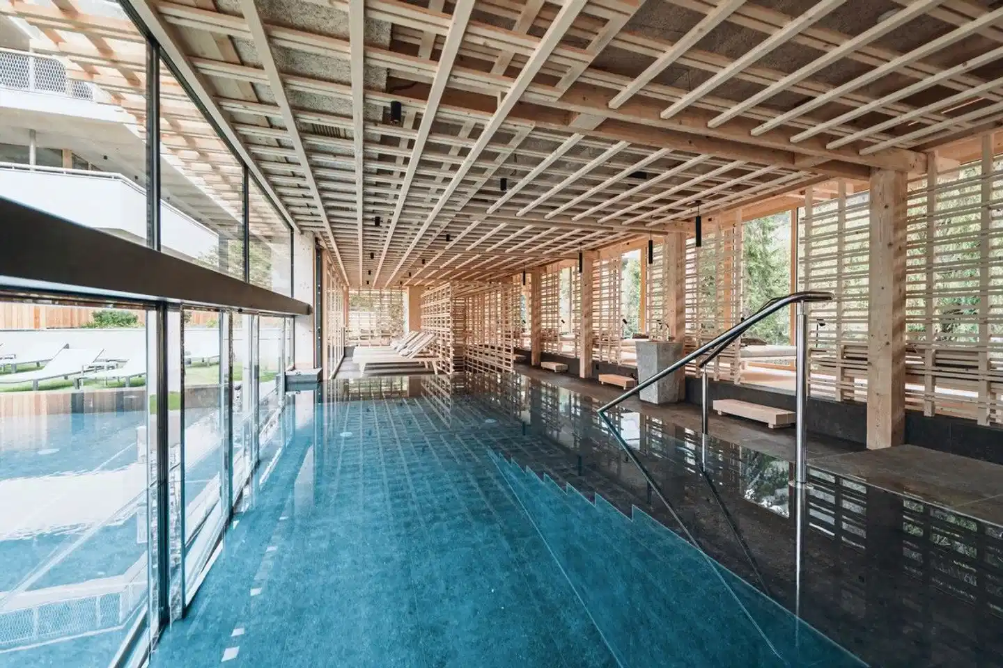 Sensoria Dolomites Hallenbad