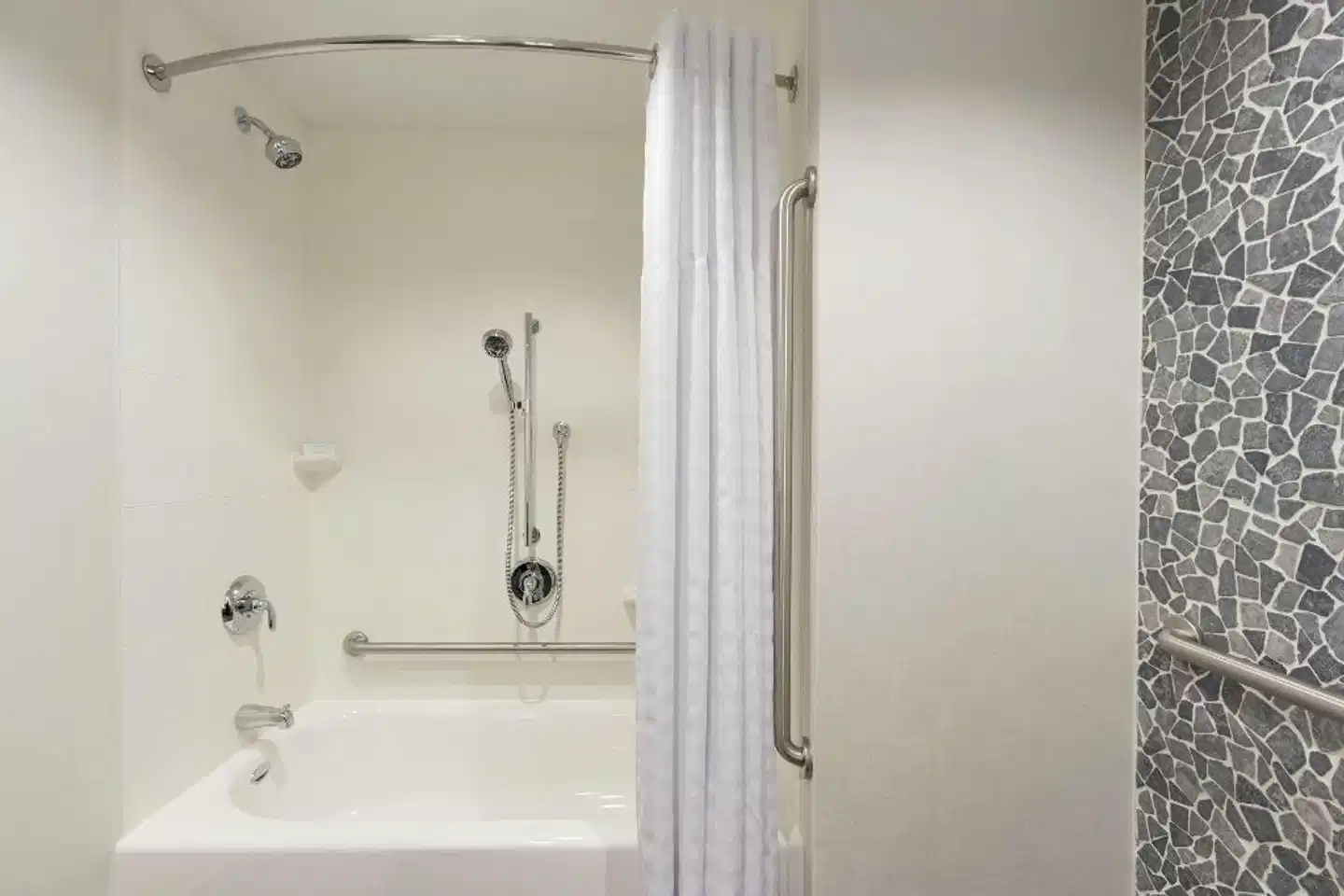 Hilton Garden Inn Calgary Downtown Badezimmer