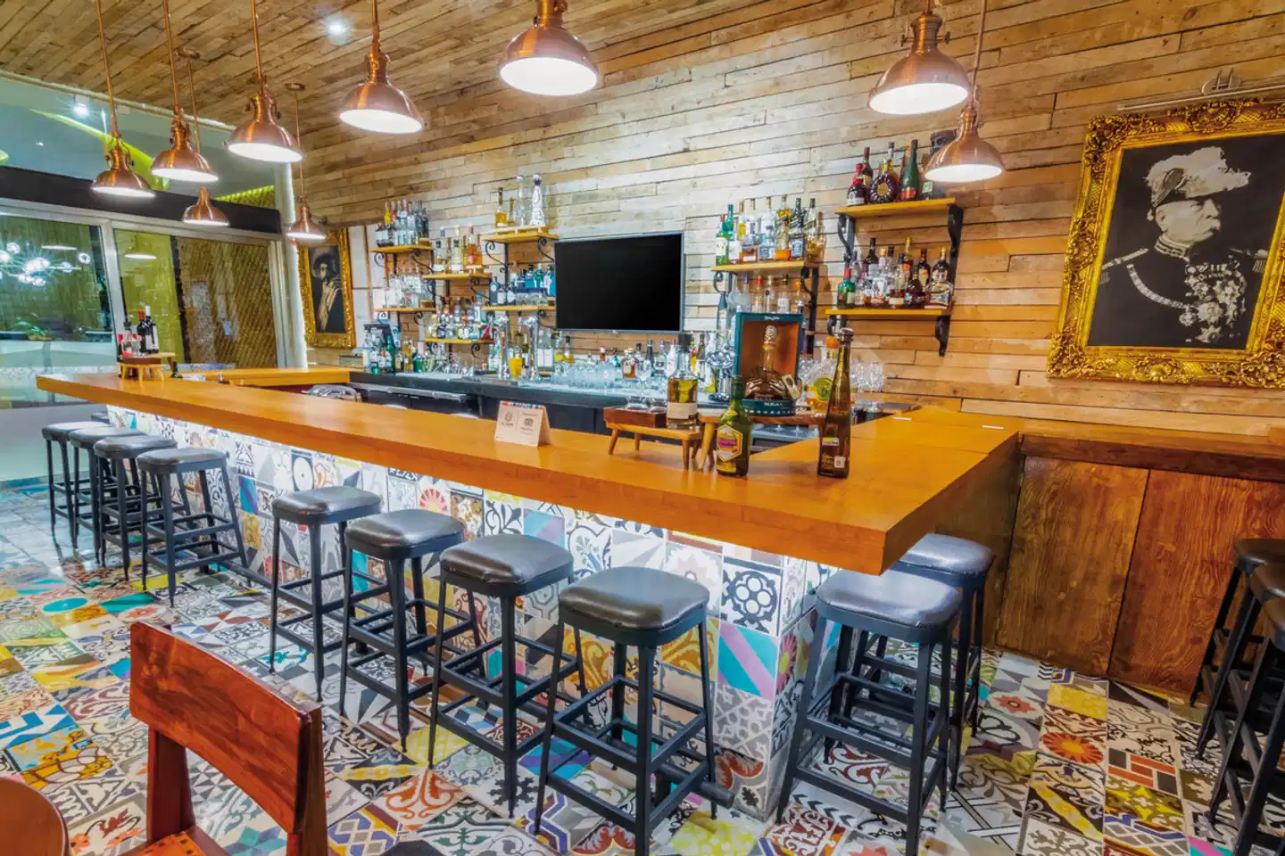 The Fives Downtown Hotel & Residences Bar