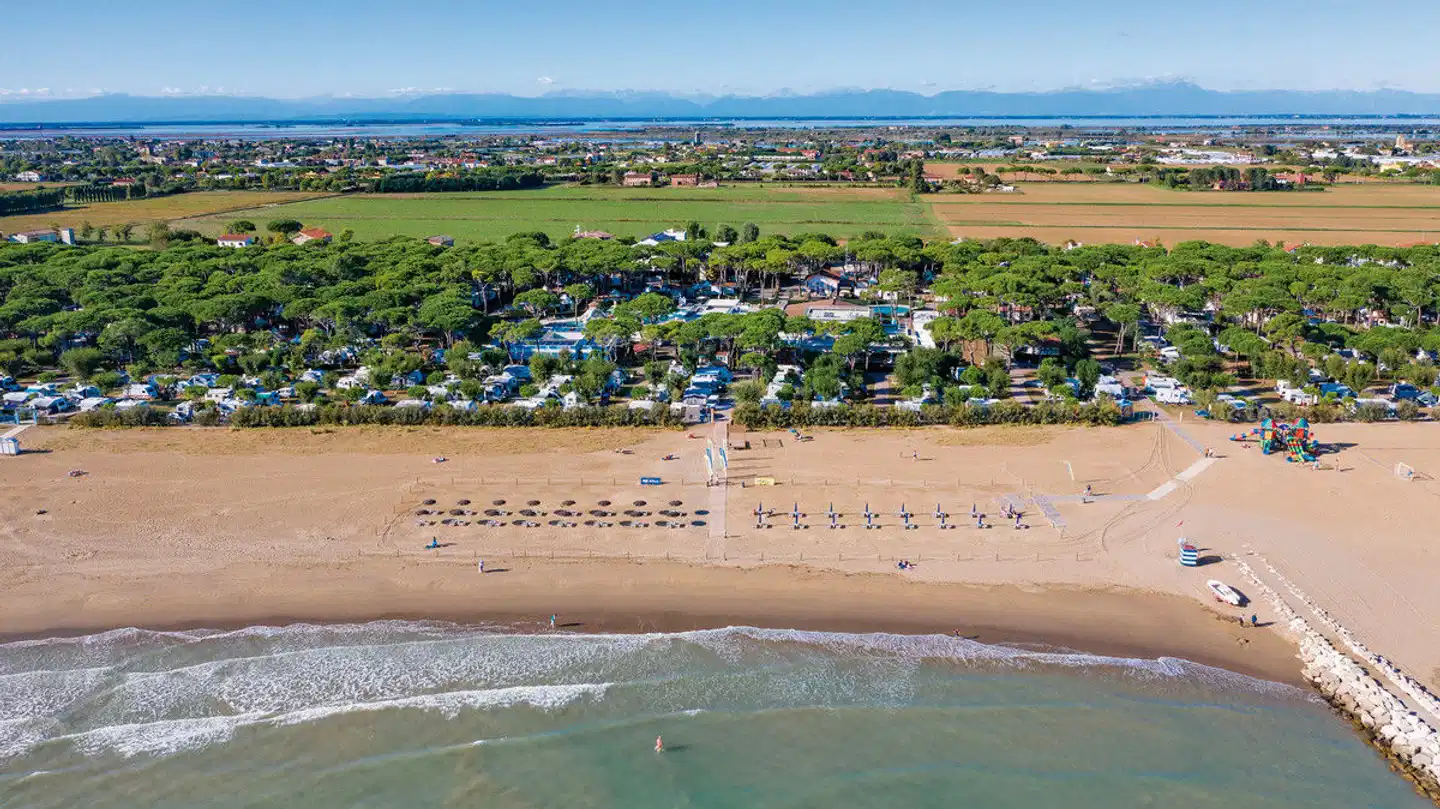 The Green Park Hotel Landschaft