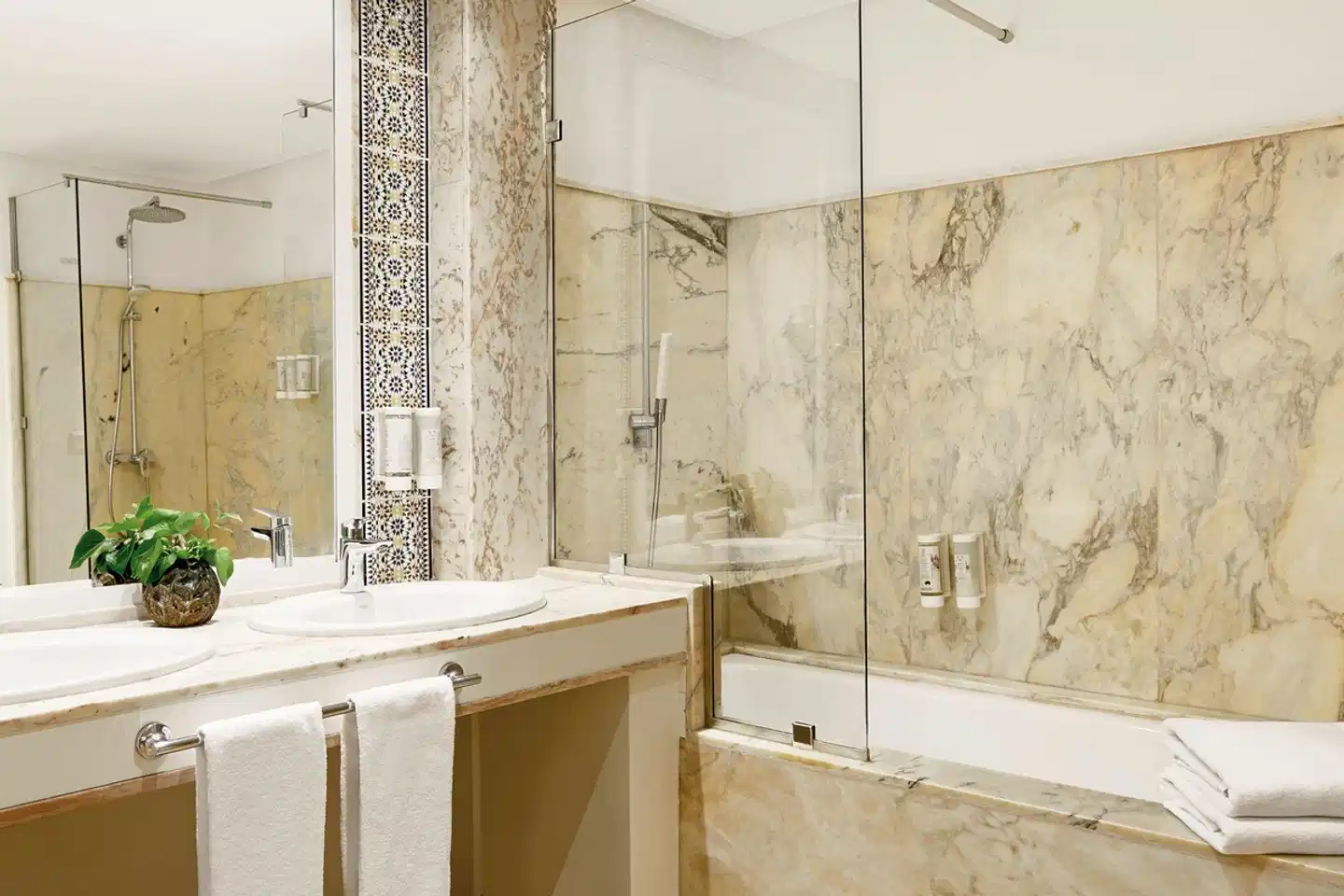 Iberostar Waves Founty Beach Badezimmer